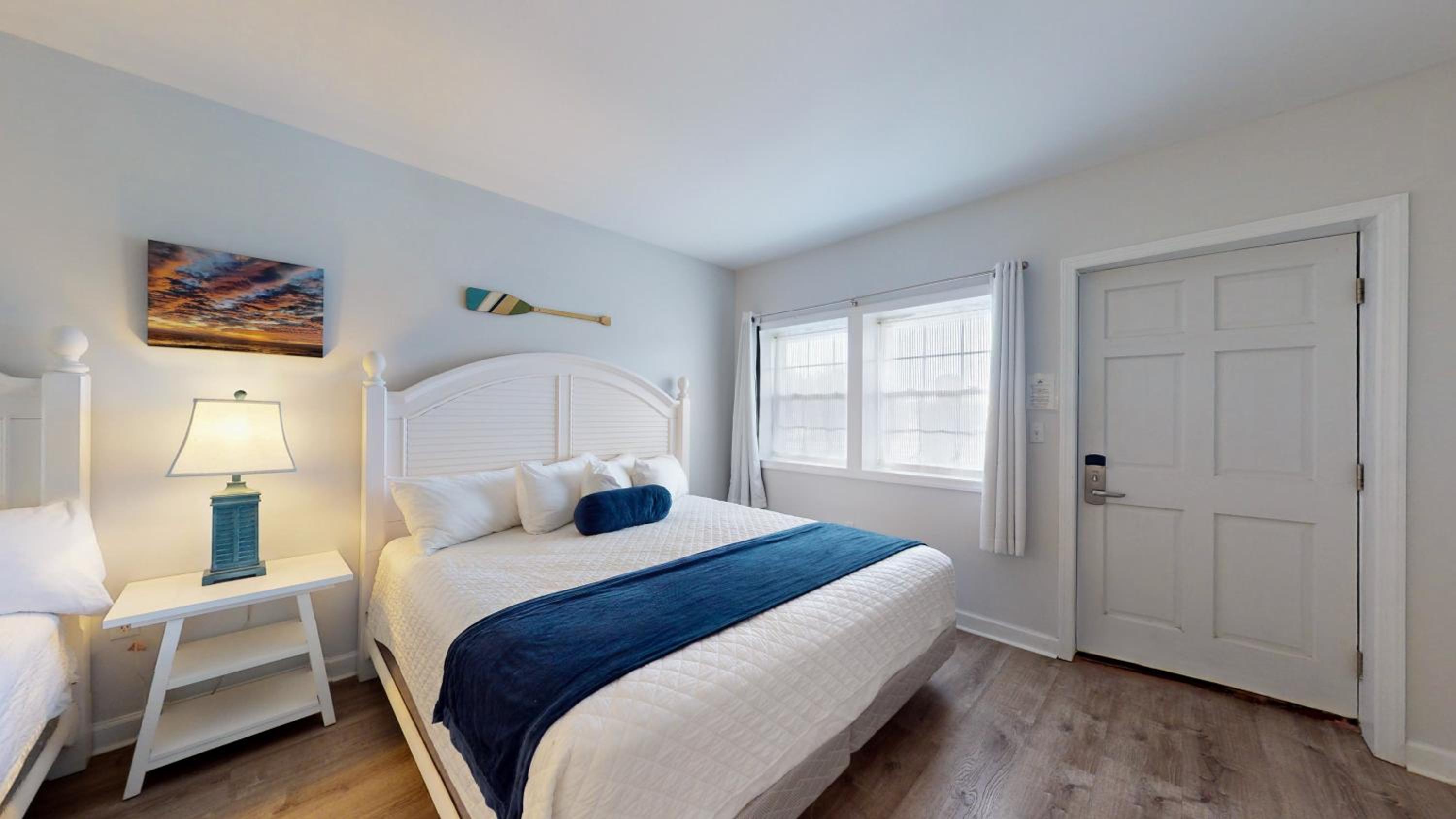 Deluxe King Room - Photo 1