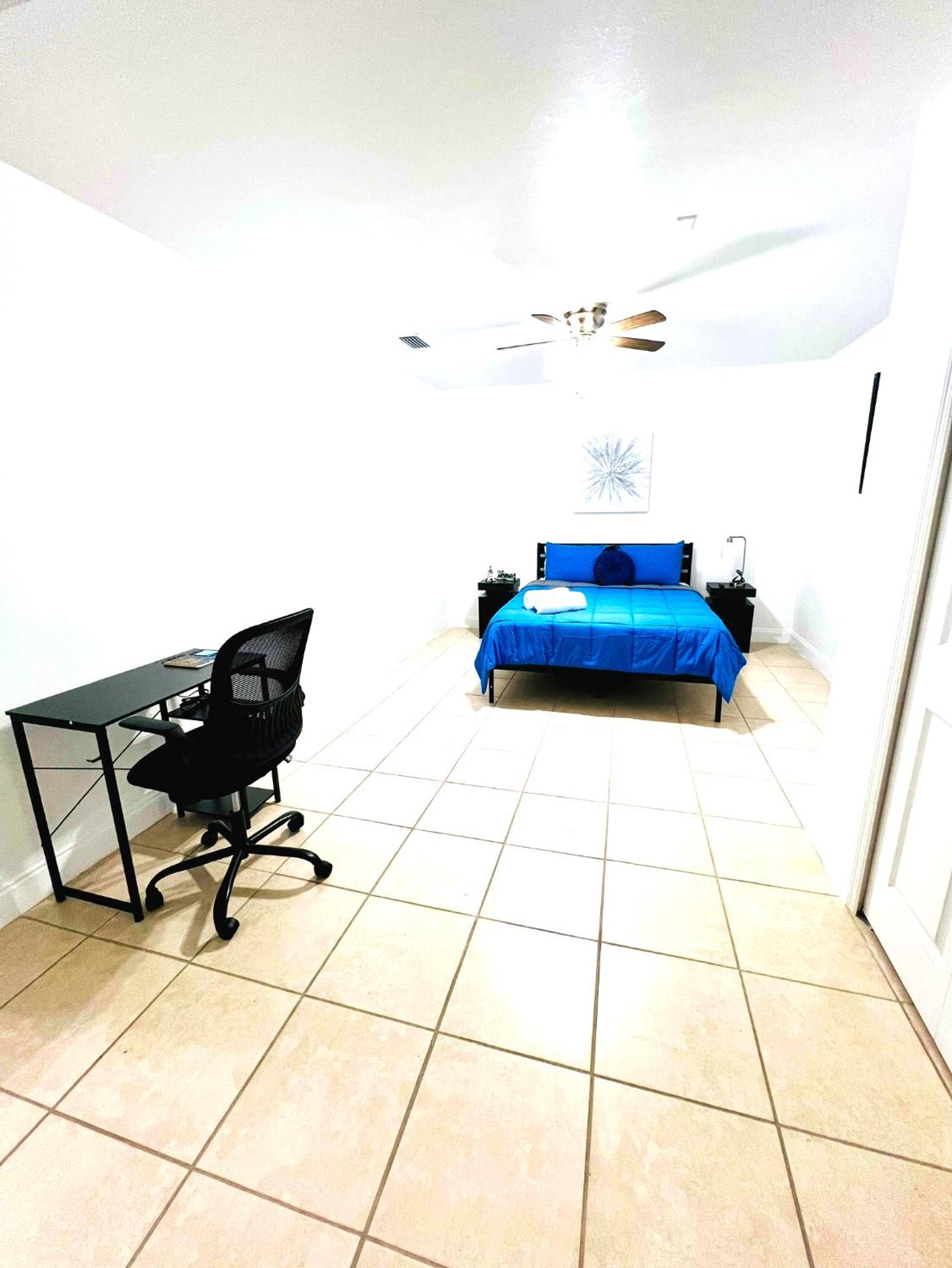 One-Bedroom House photo 1