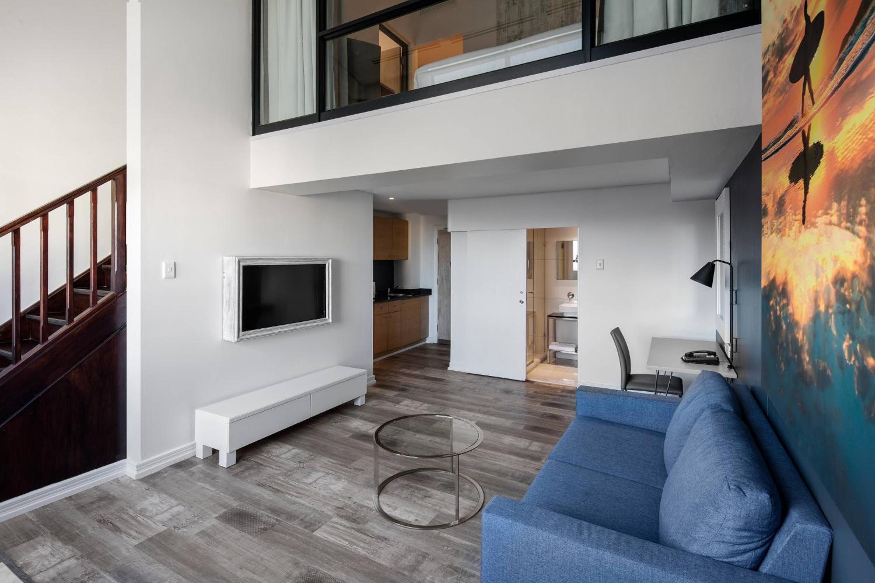 Bi-level Loft - Photo 1