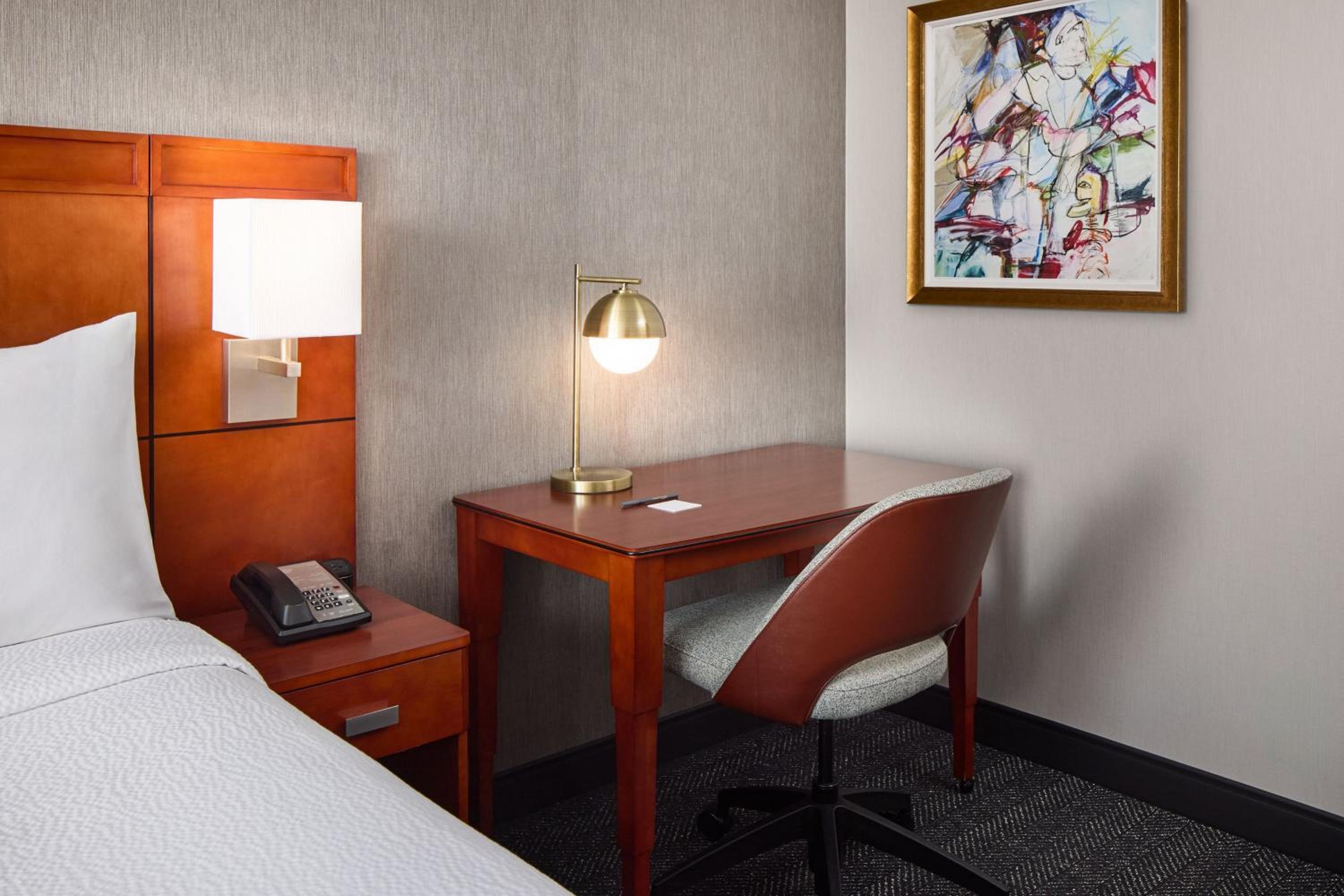 Queen Room - Photo 4
