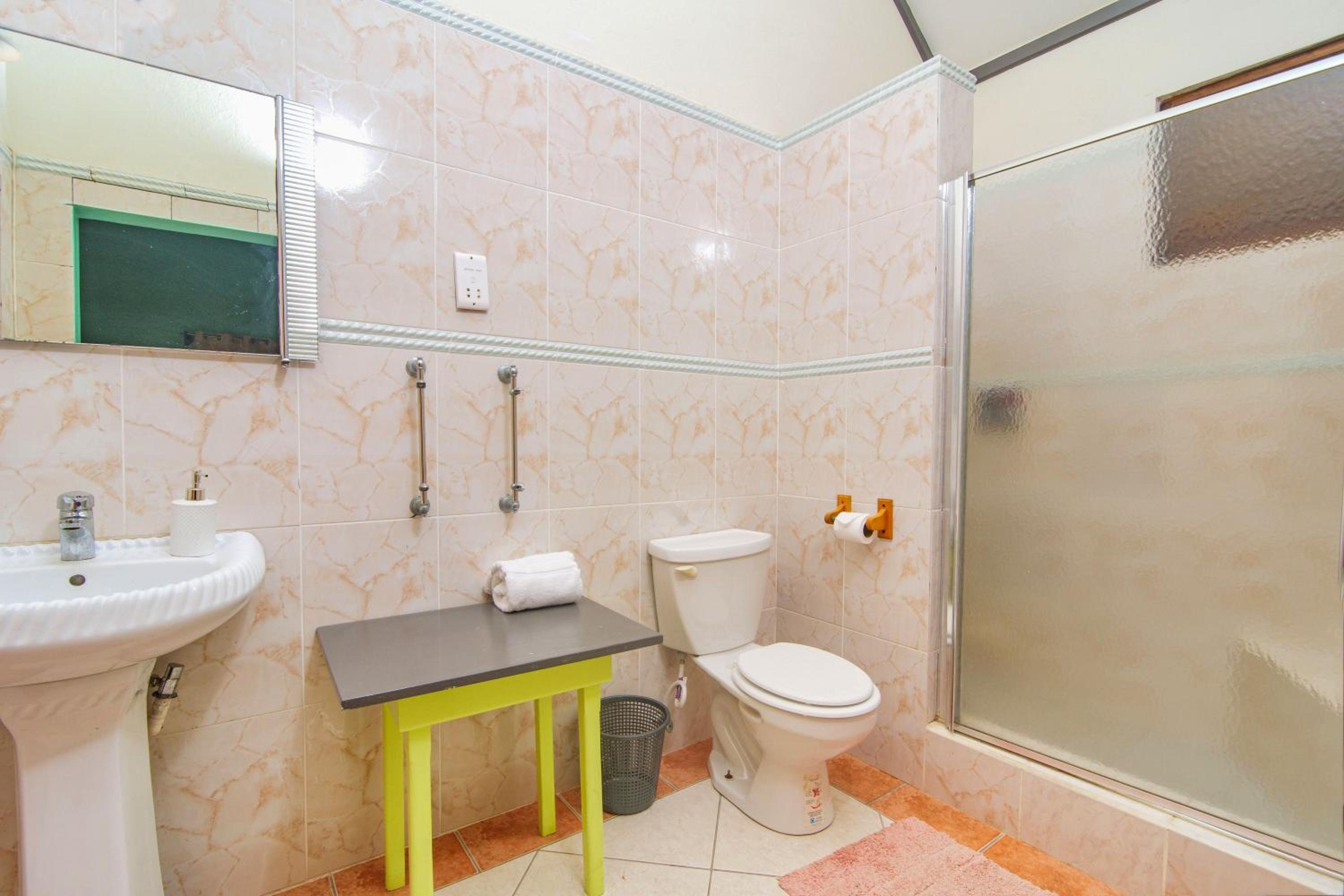 Deluxe King Suite photo 2