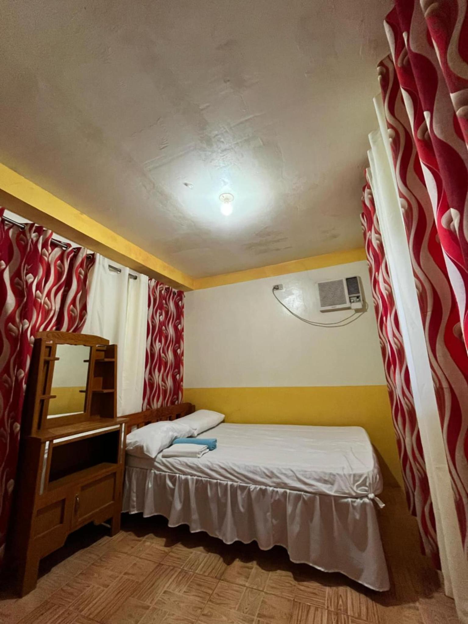 Budget Double Room - Photo 4