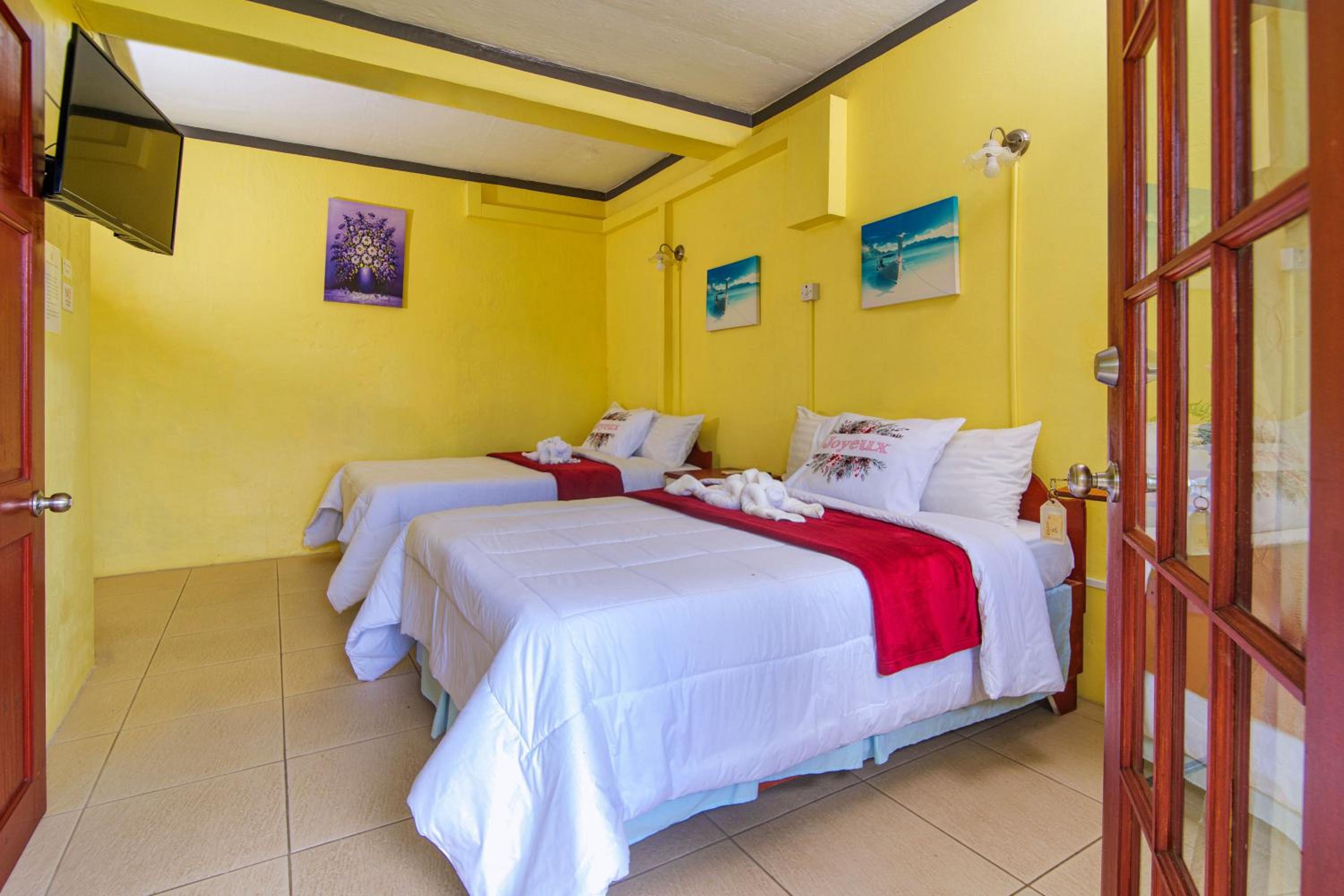 Deluxe Double Room with Balcony and Sea View photo 1