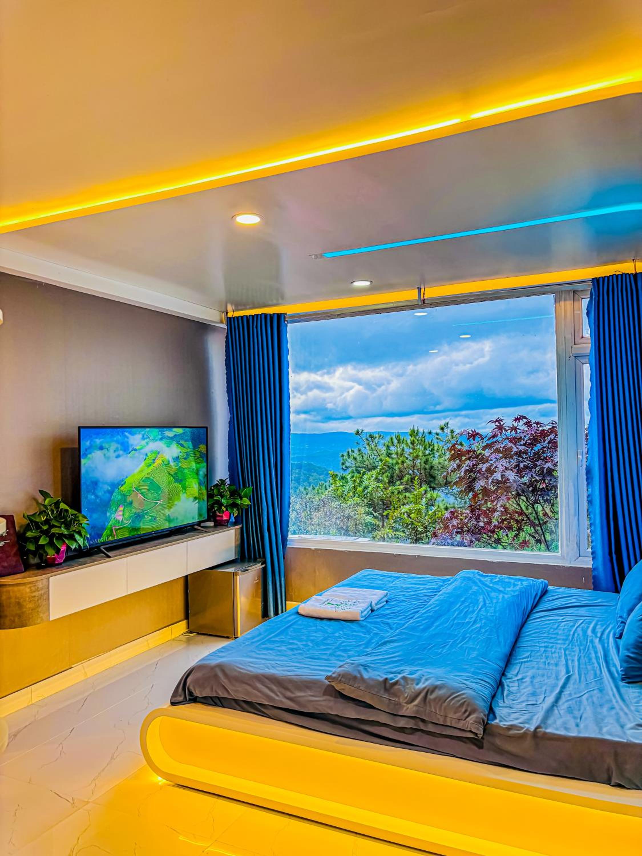 Triple Room with Mountain View