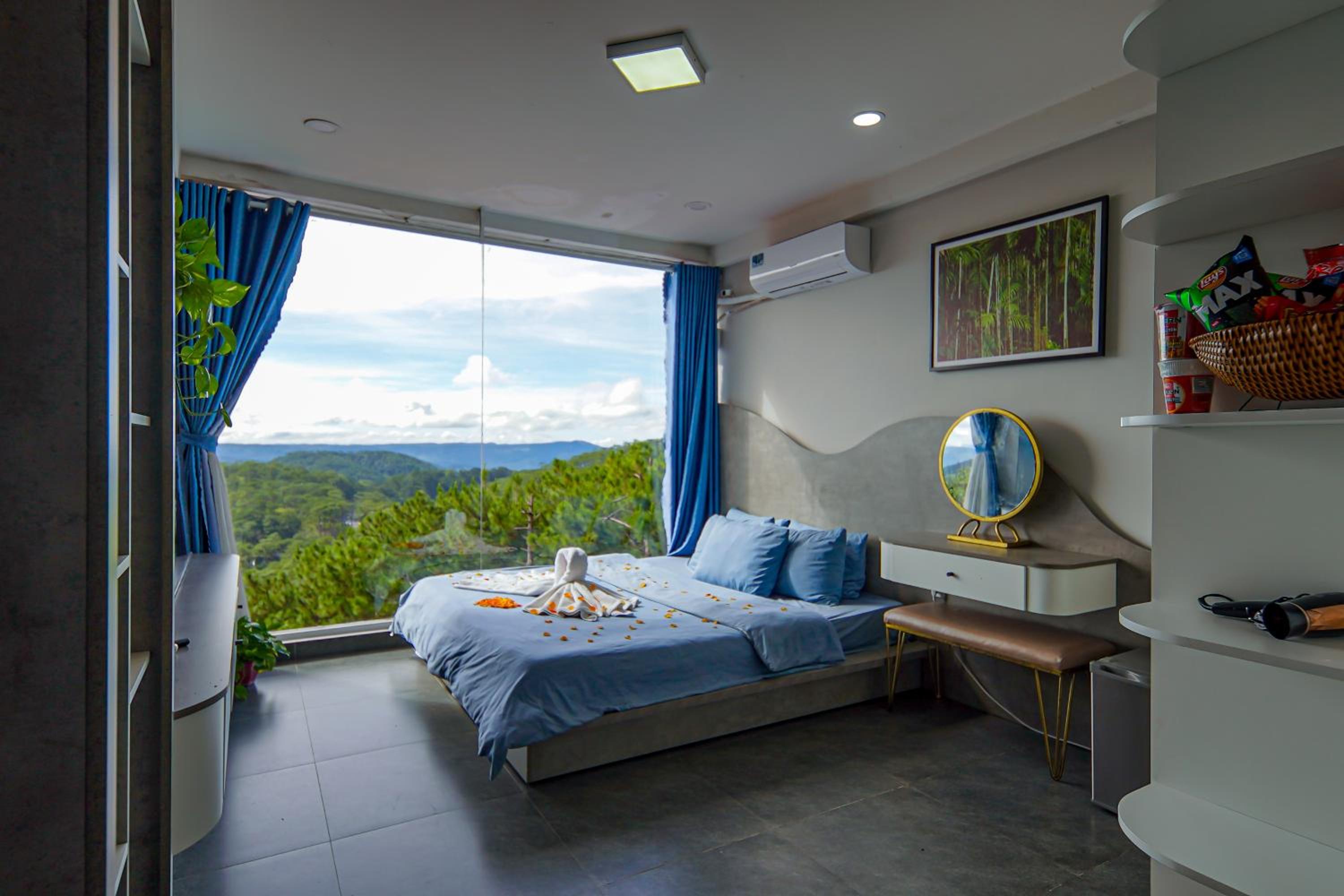 Deluxe Triple Room photo 2