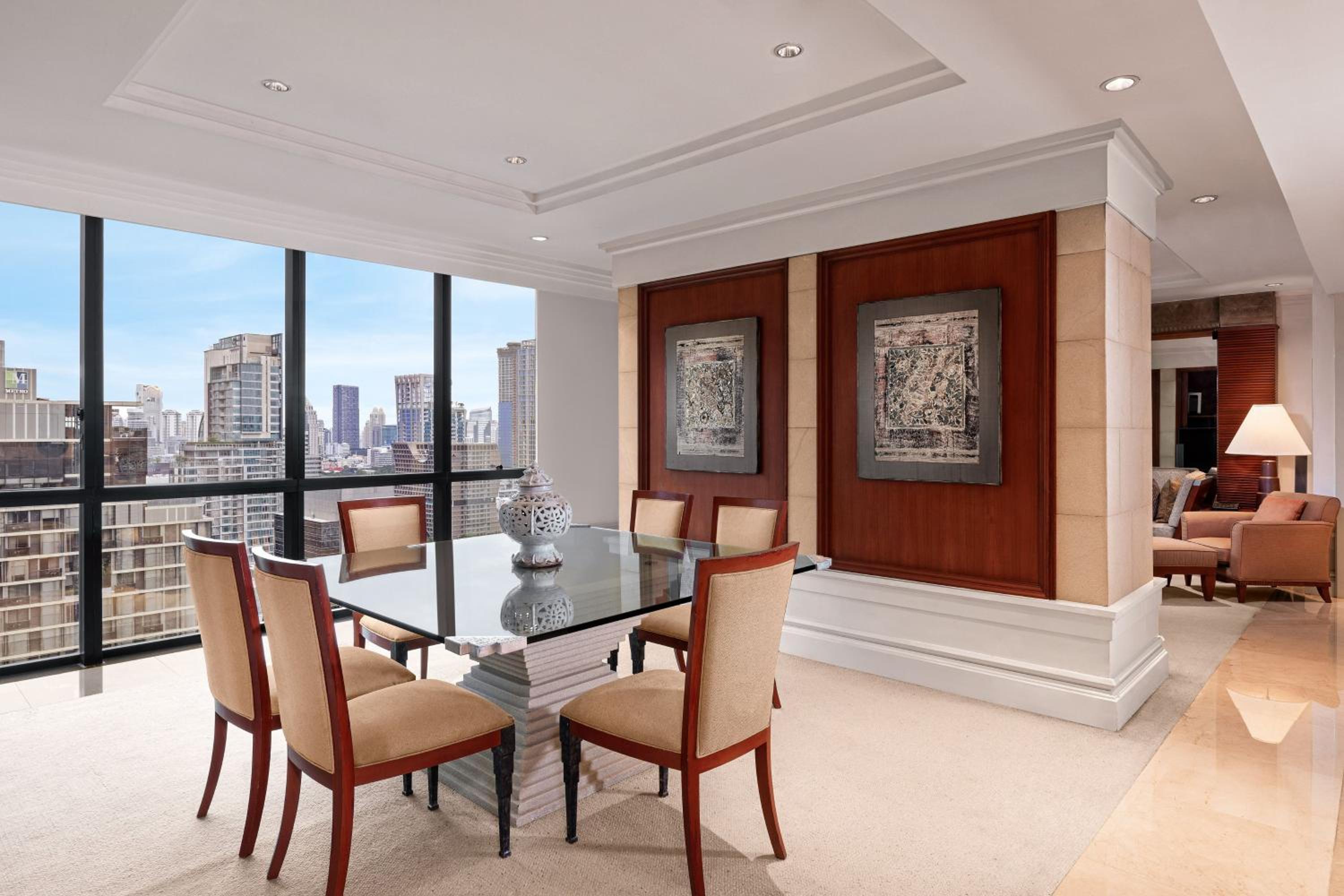 Royal Pimai, Club lounge access, 2 Bedroom Suite, City view