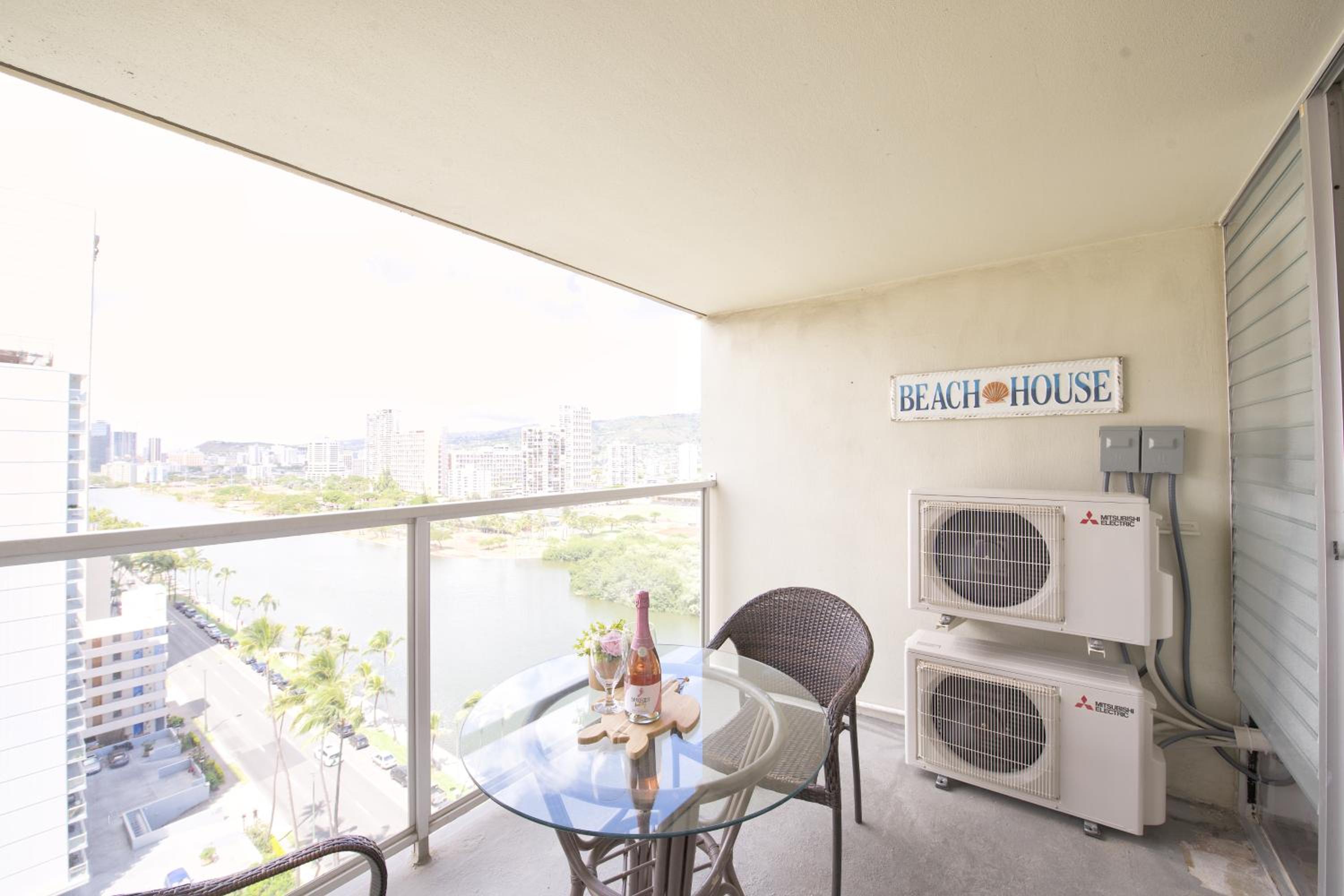 Central Waikiki luxury High Wtih Views & Beach: One-Bedroom Apartment photo