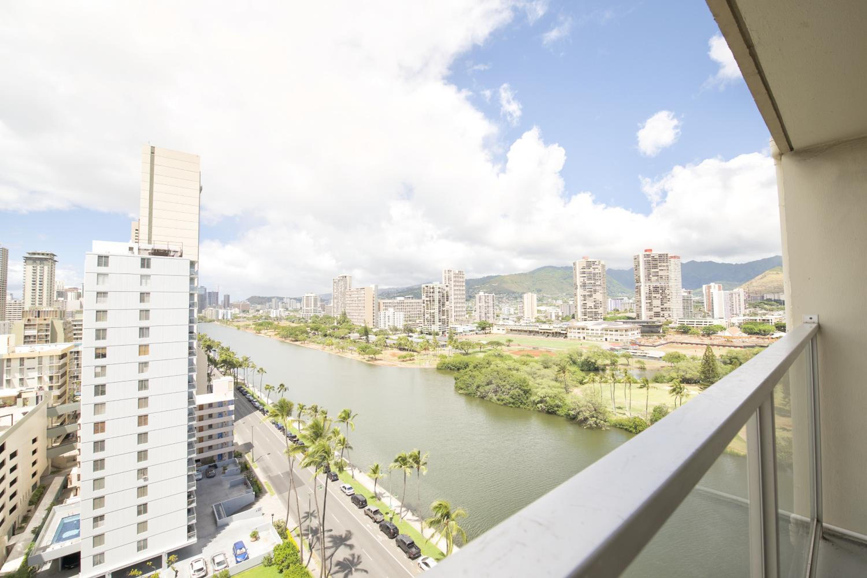 Central Waikiki luxury High Wtih Views & Beach: One-Bedroom Apartment photo