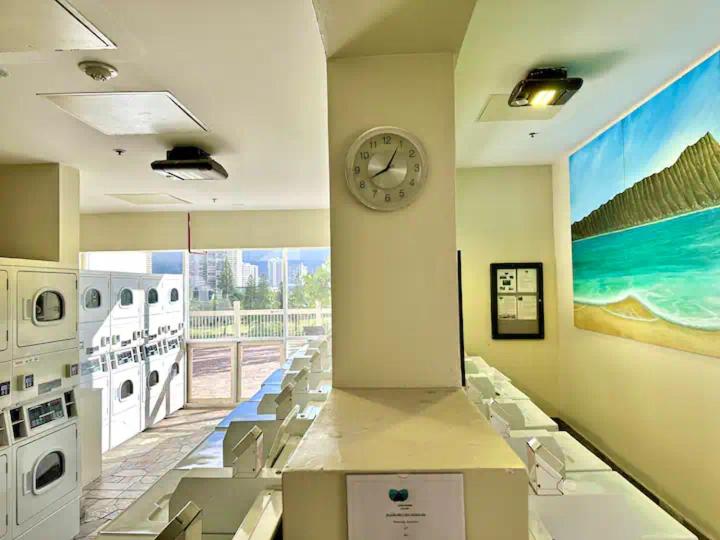 Central Waikiki luxury High Wtih Views & Beach: One-Bedroom Apartment photo