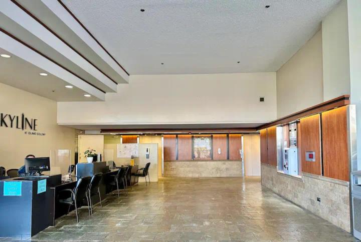 Central Waikiki luxury High Wtih Views & Beach: One-Bedroom Apartment photo