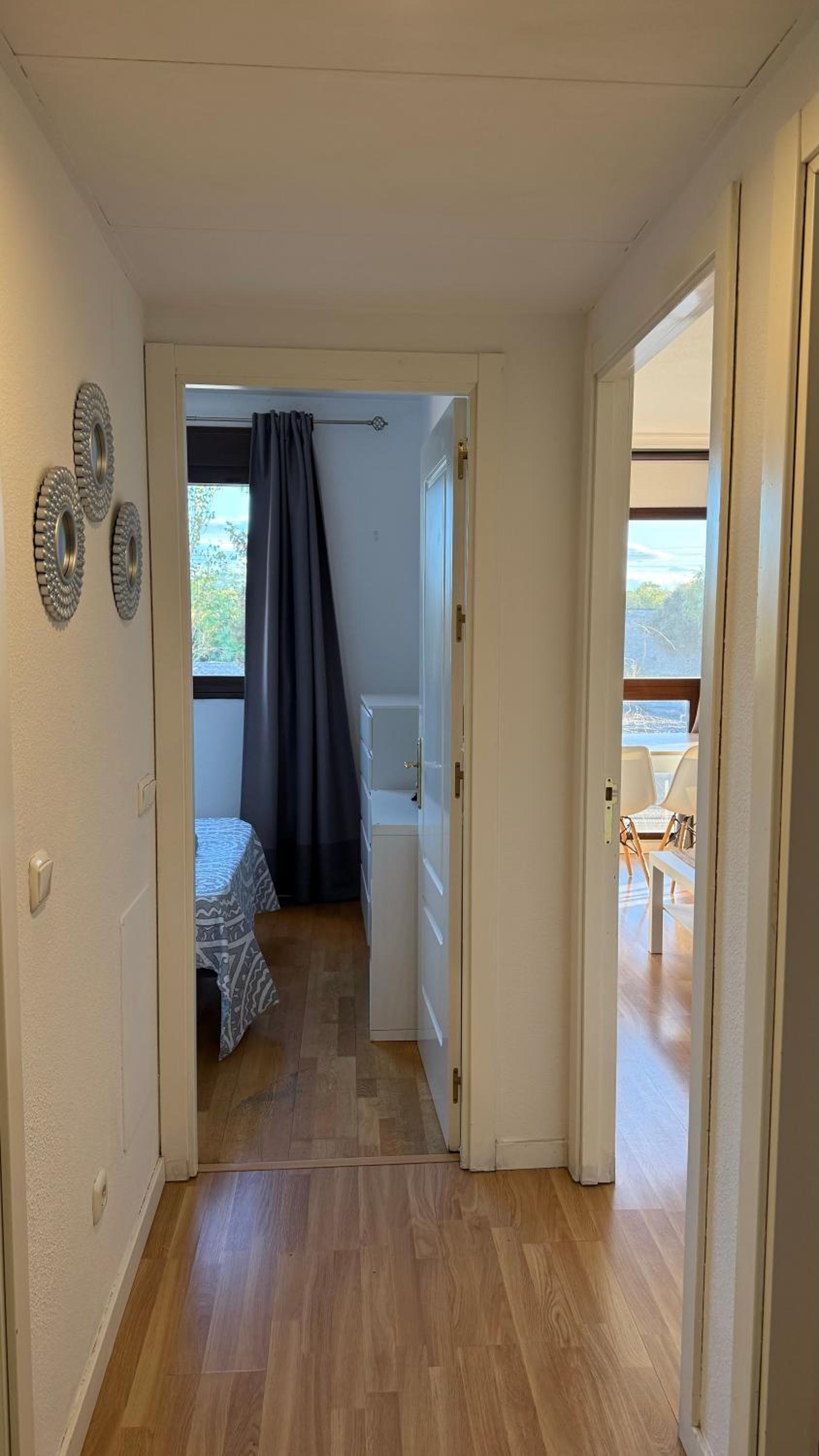 One-Bedroom Apartment photo 2