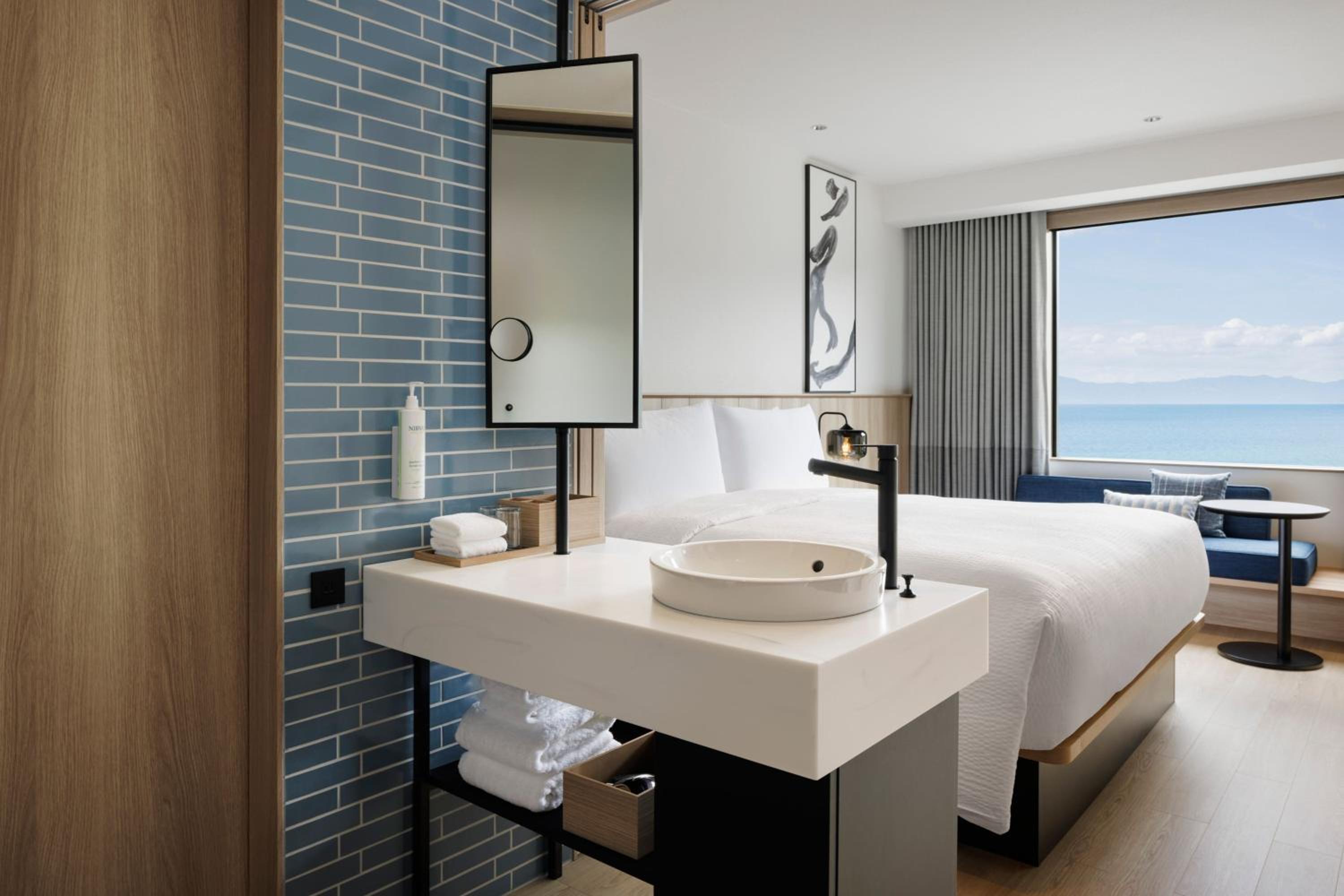 King Room with Ocean View photo 2
