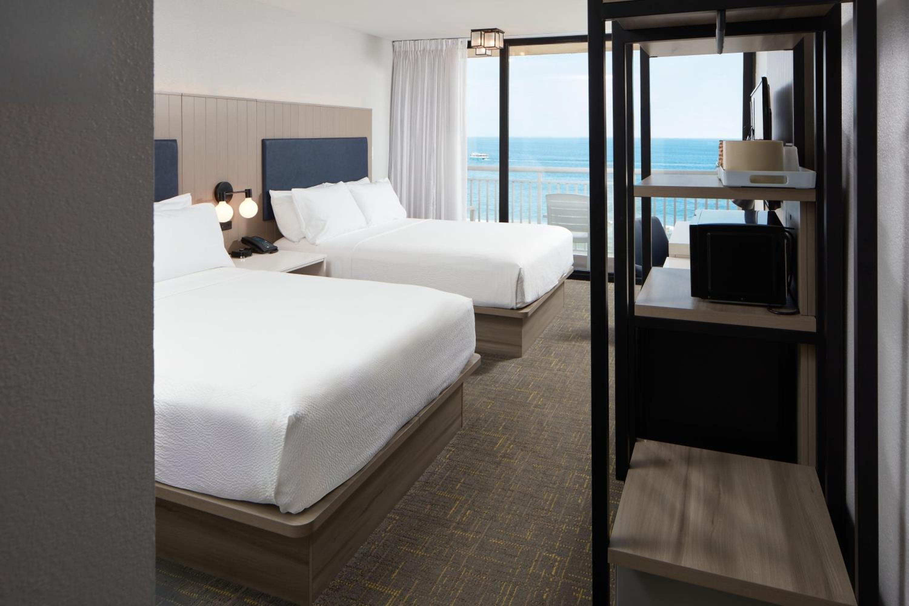 Guest room, 2 Queen, Oceanfront, Balcony - Photo 1