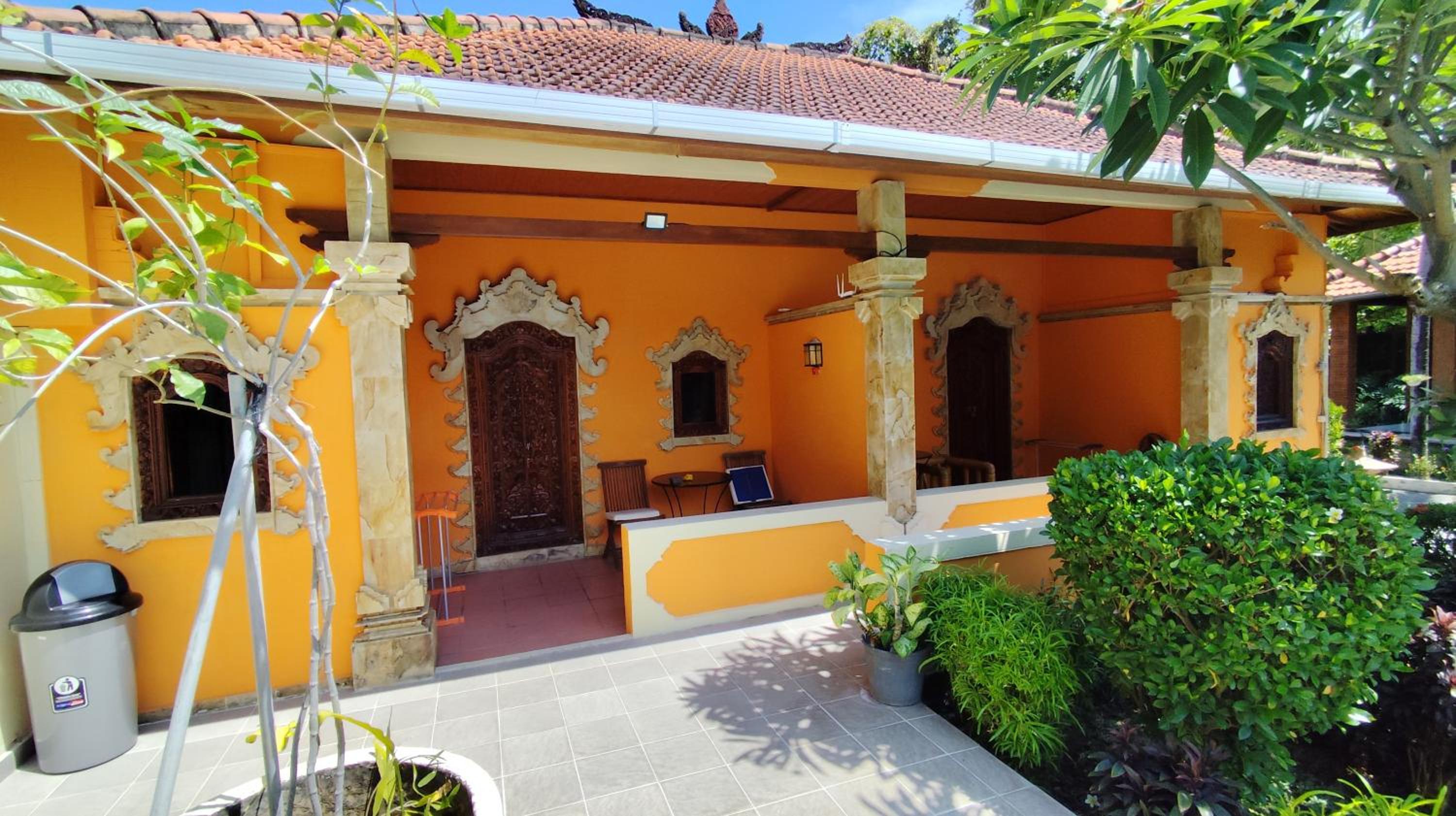 Twin Room with Pool View - Photo 3