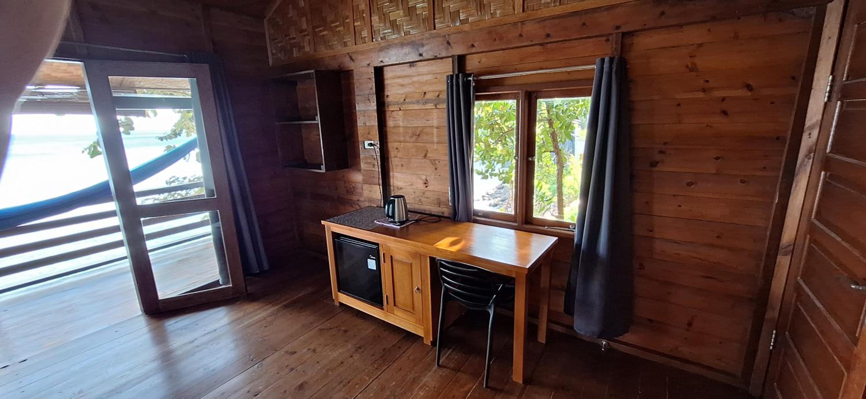 Superior Bungalow photo 1