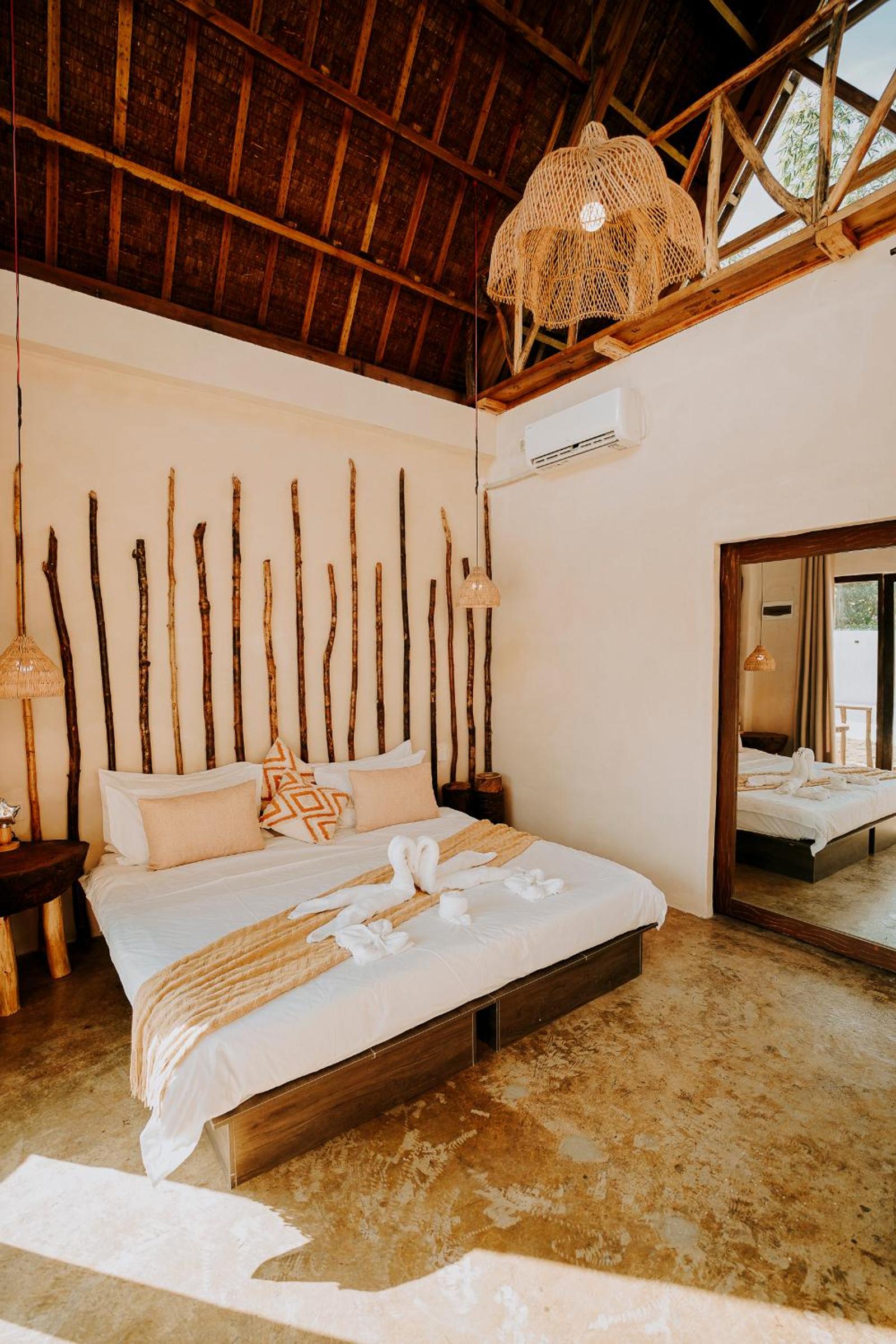 Deluxe Double or Twin Room with Pool View photo 1