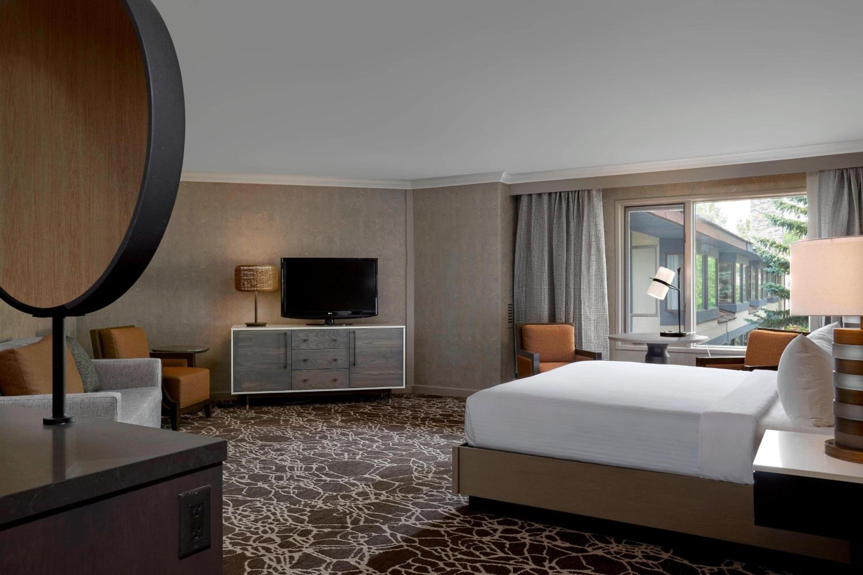 Deluxe King Guest Room - Photo 1