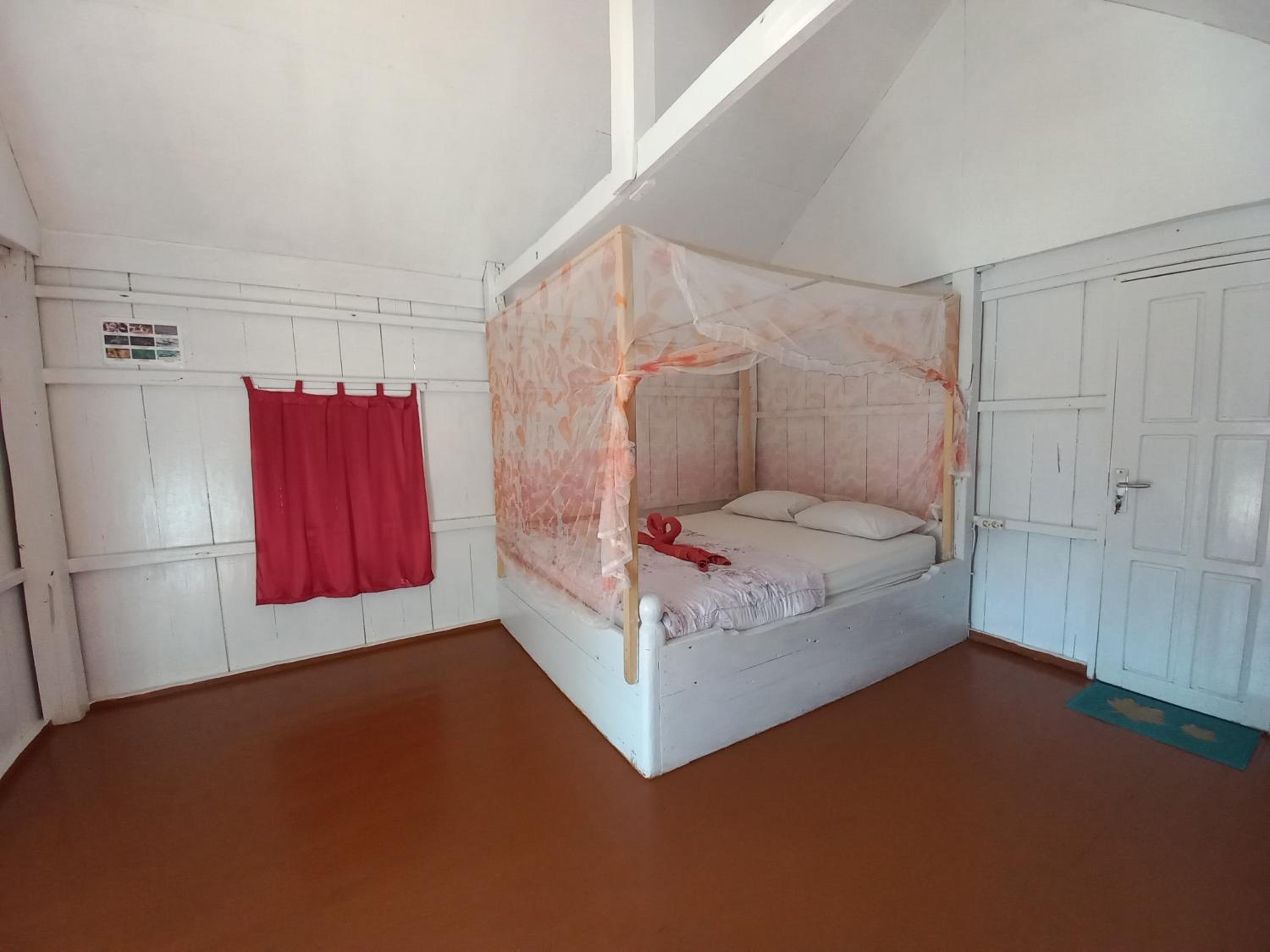 En Suite Bungalow - Photo 5