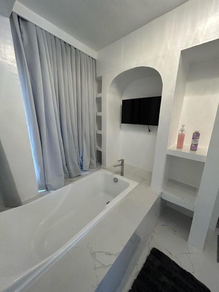 Suite with Spa Bath photo 1