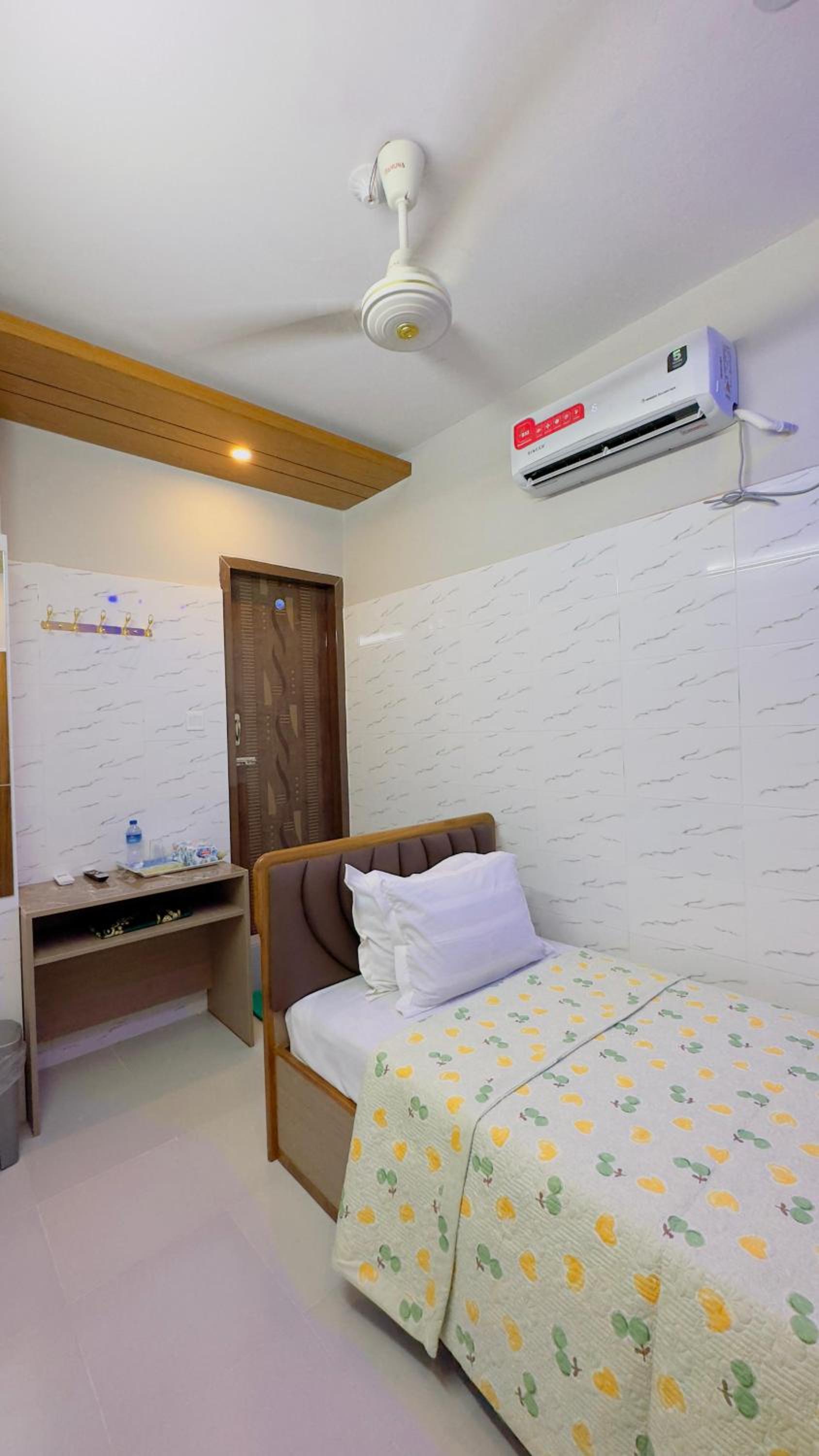 Standard Single Room photo 2