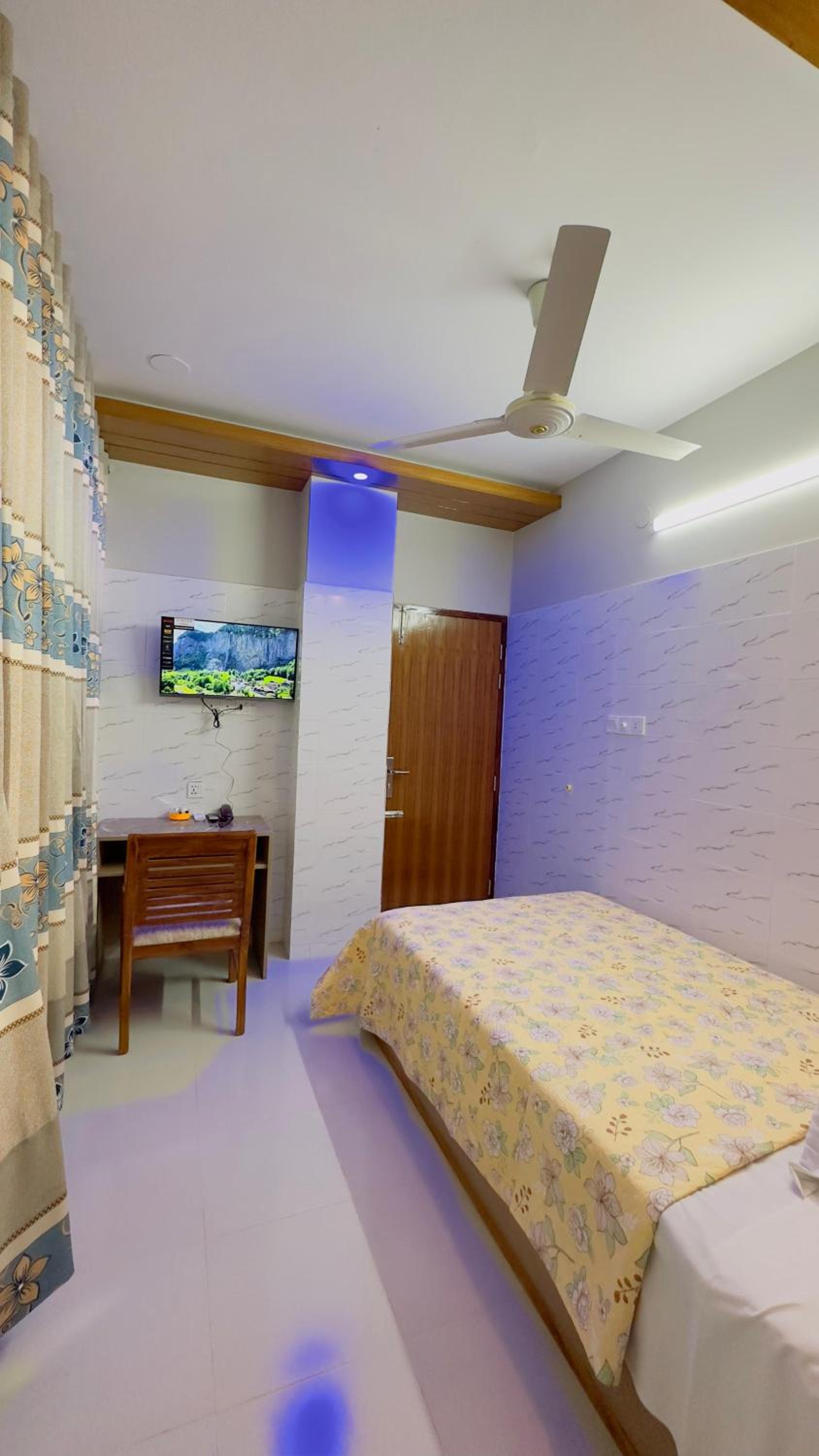 Deluxe Single Room photo 3
