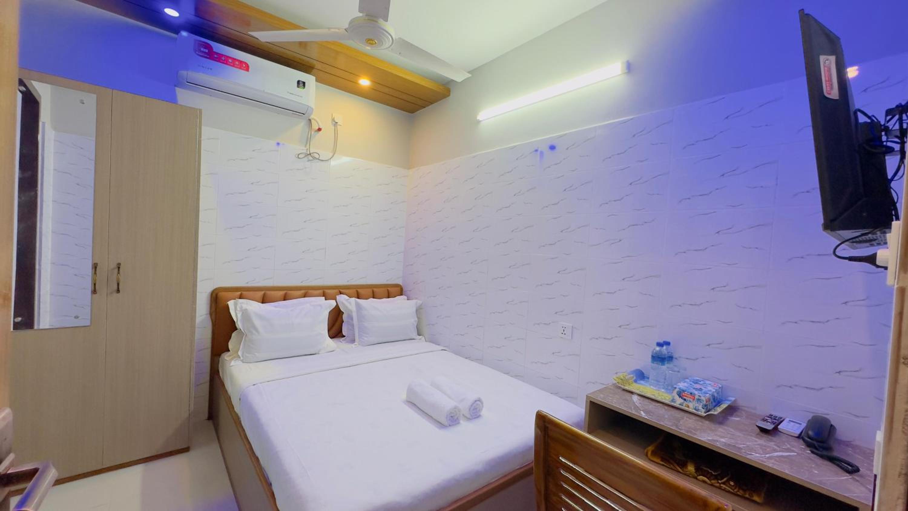 Deluxe King Room photo 3