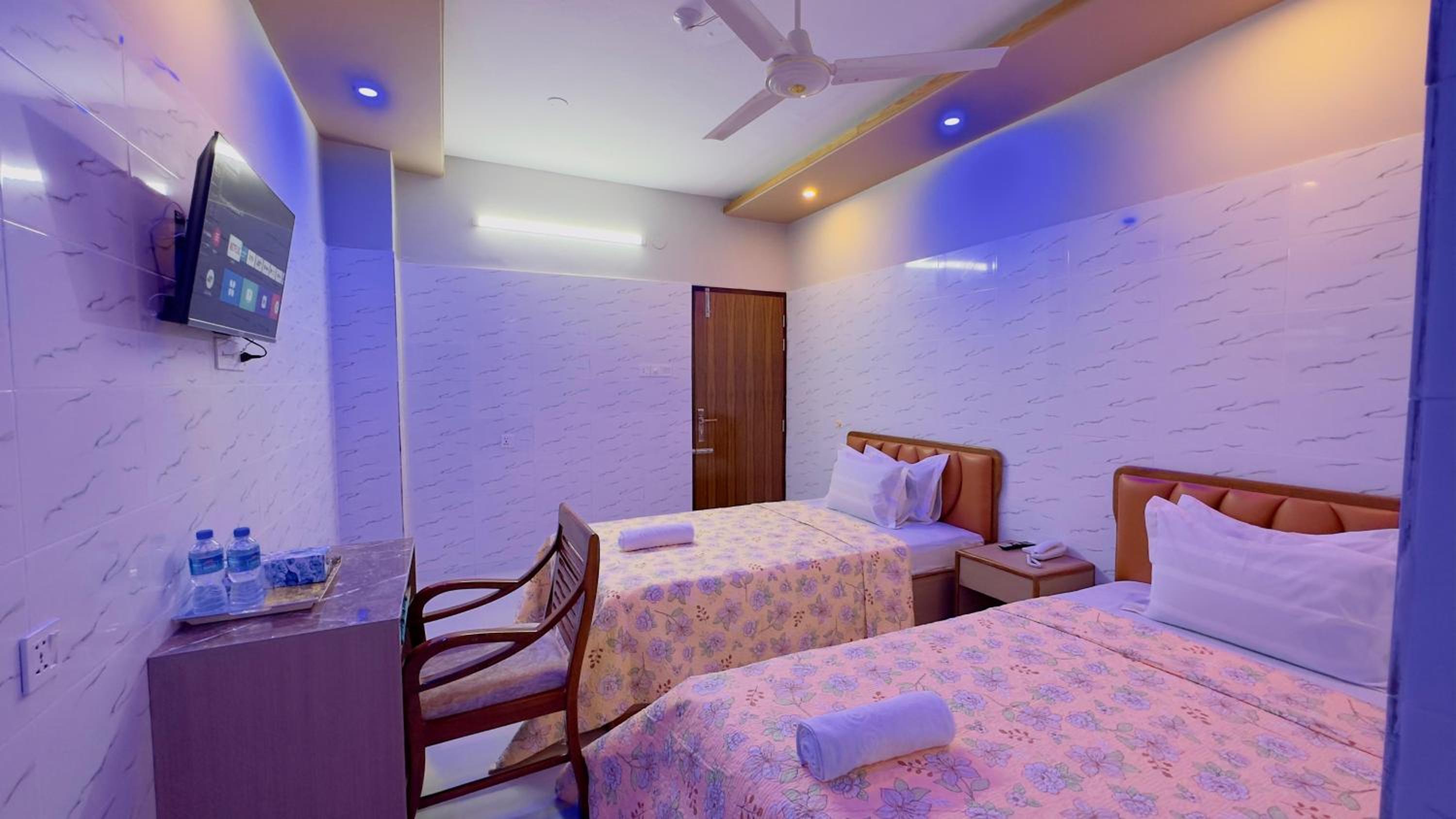 Deluxe Twin Room photo 2