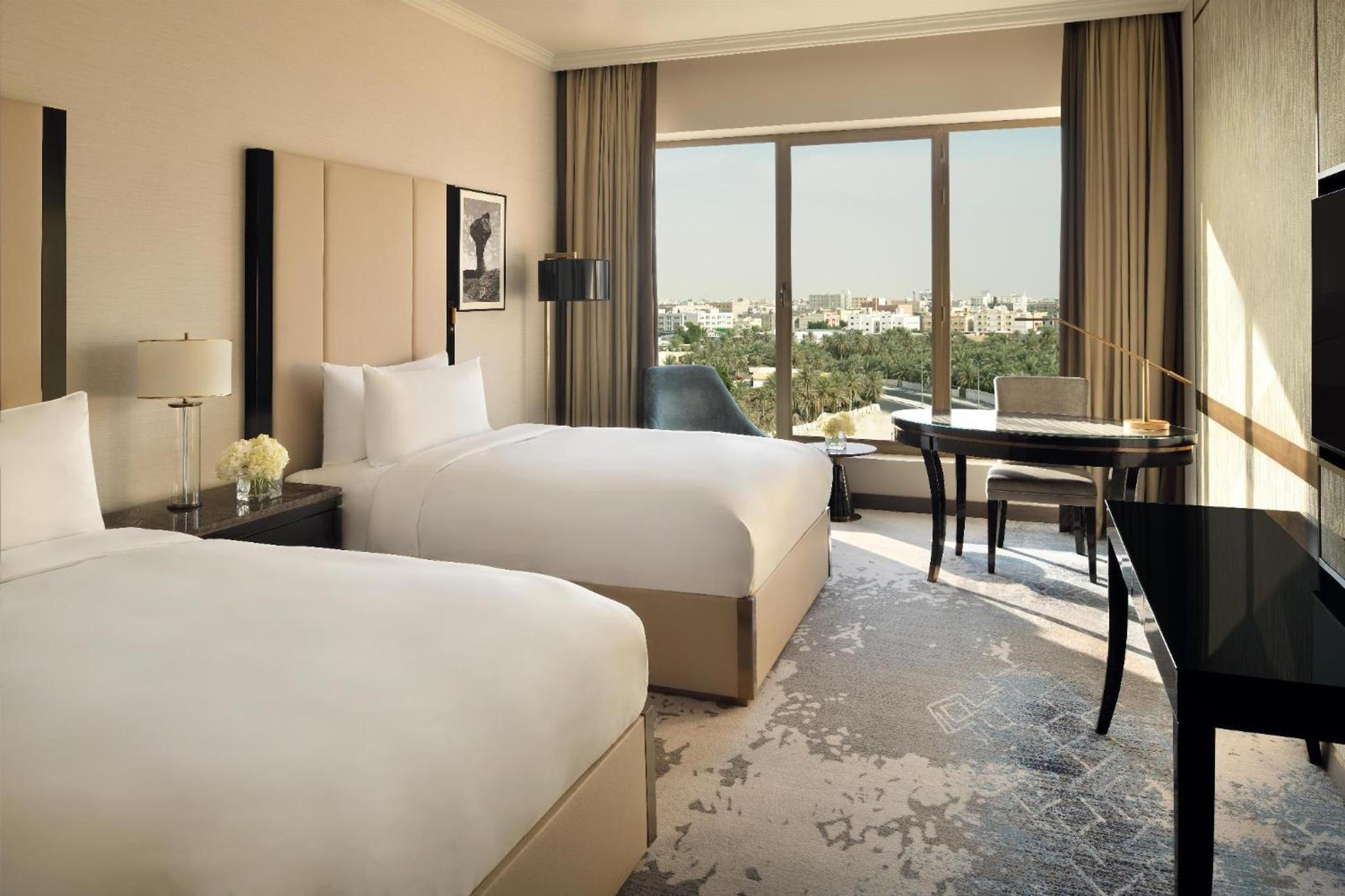 Premium Twin Room with Club Lounge Access - Photo 1