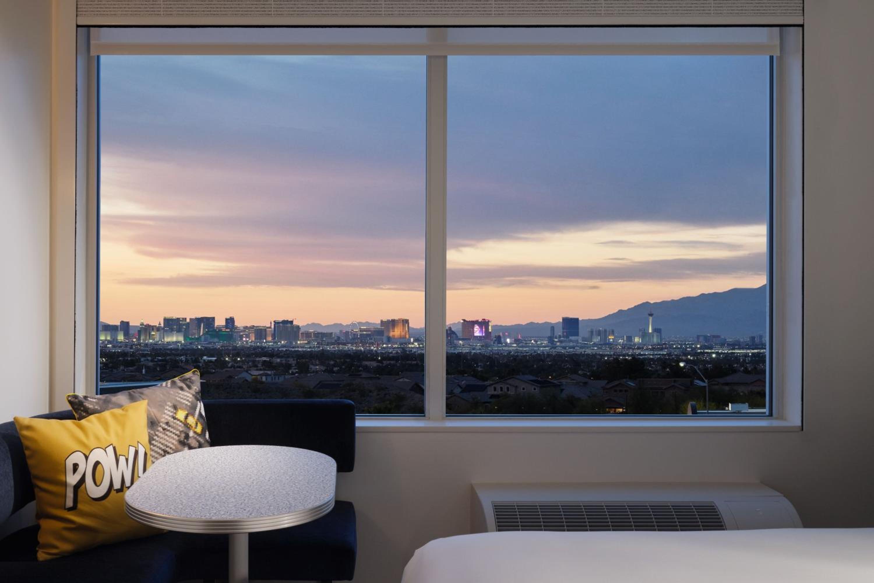 King Room with View - Photo 8