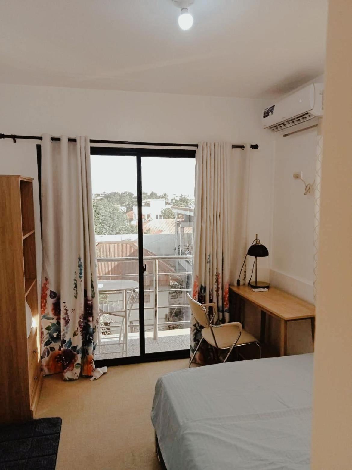 Family Room With Balcony photo 1