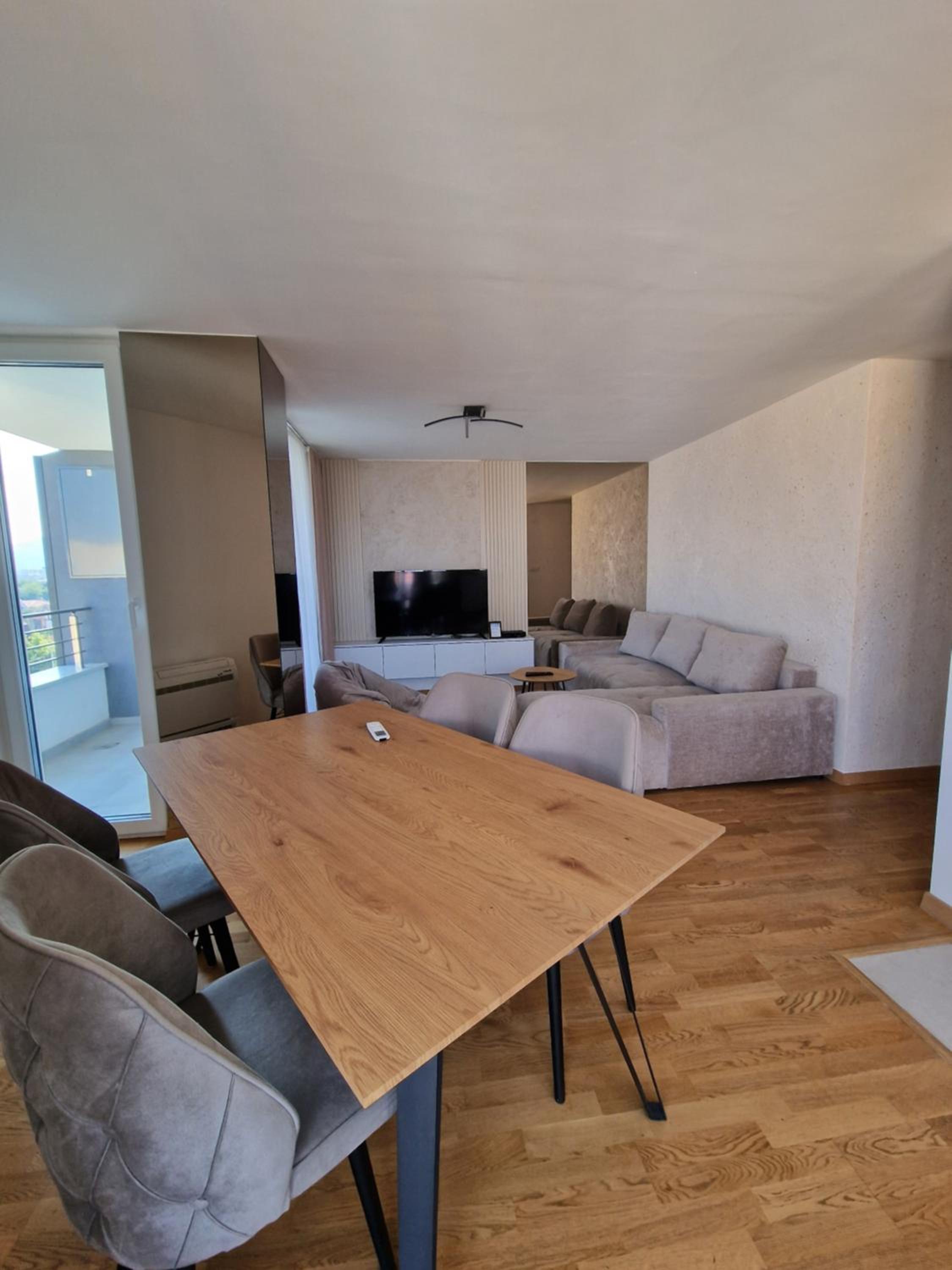 Deluxe Family Room