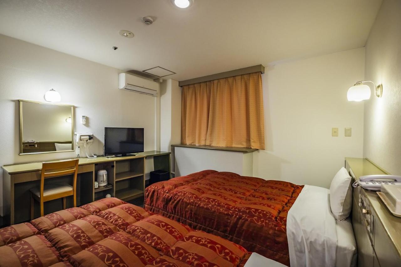 Twin Room - Smoking photo 3