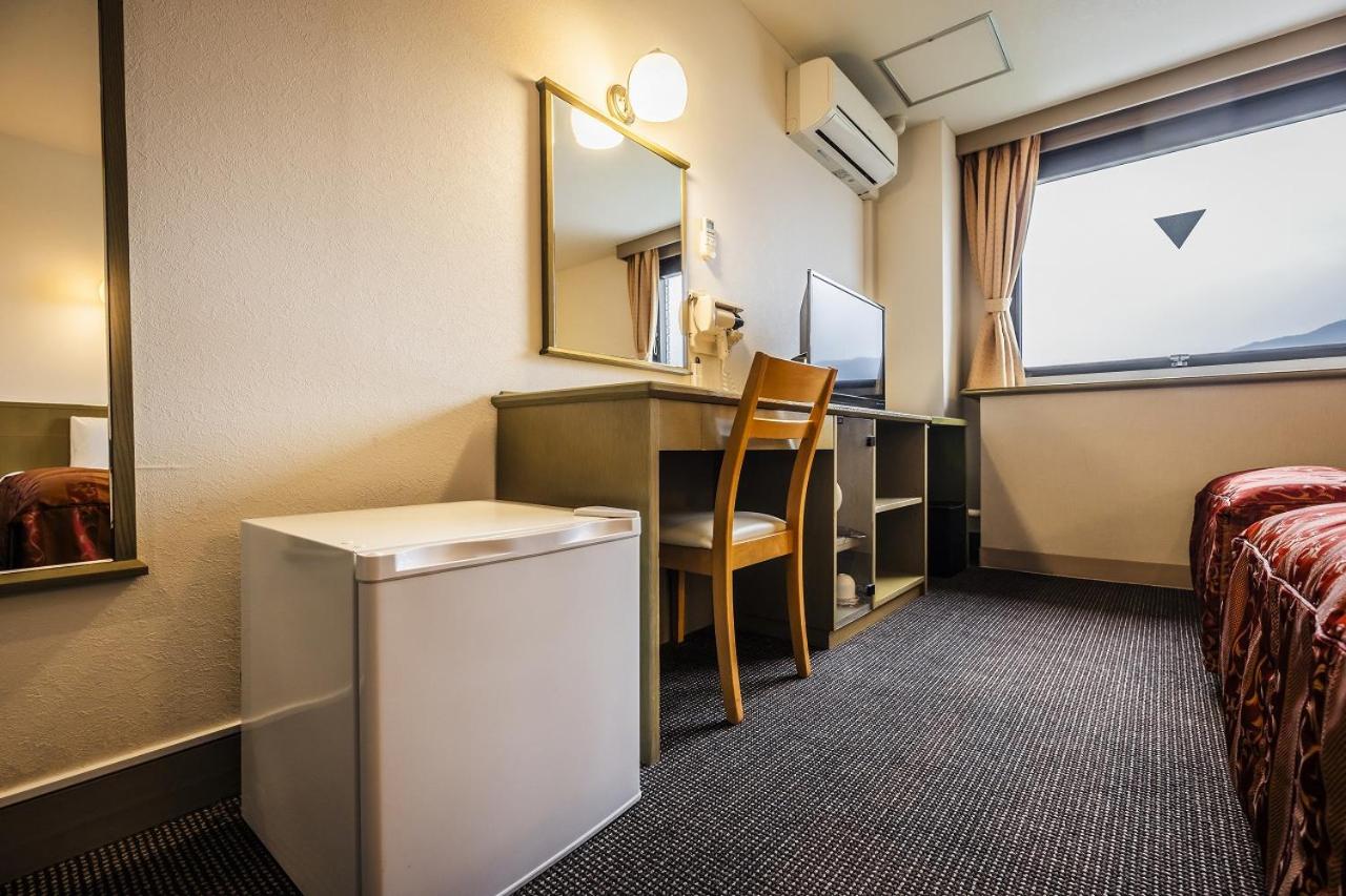 Twin Room - Smoking photo 2