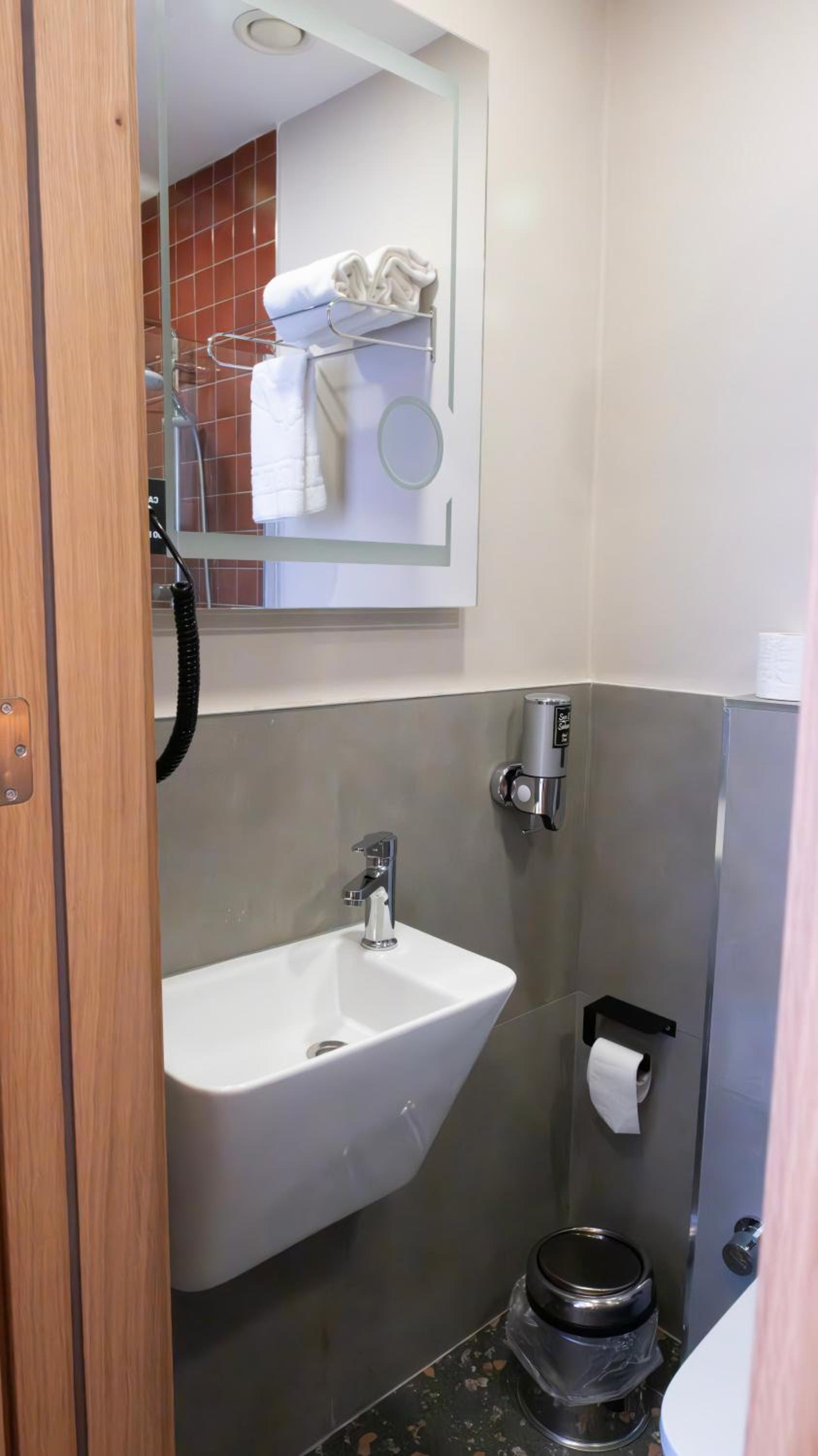Single Room photo 3