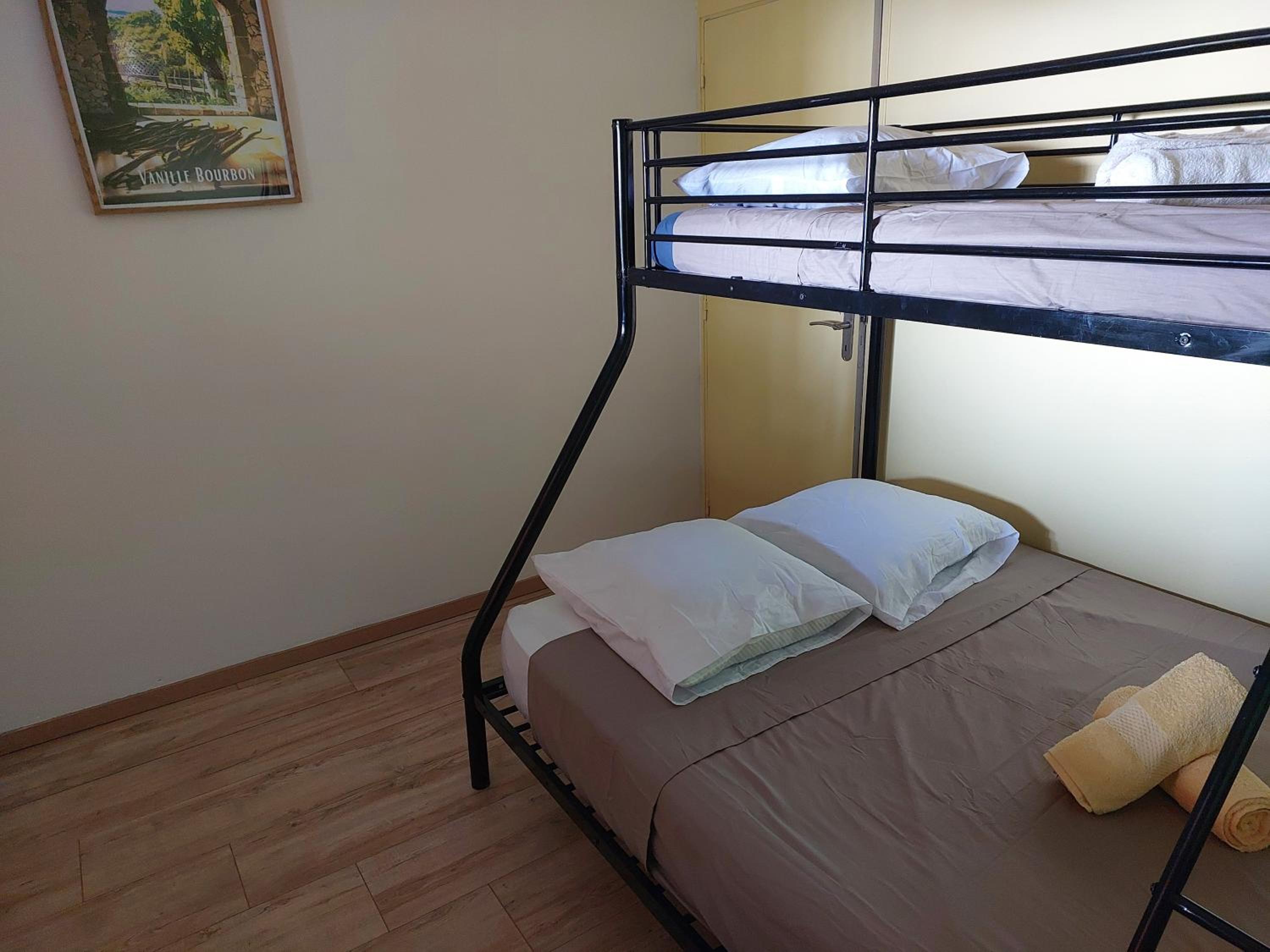 Three-Bedroom House photo 2