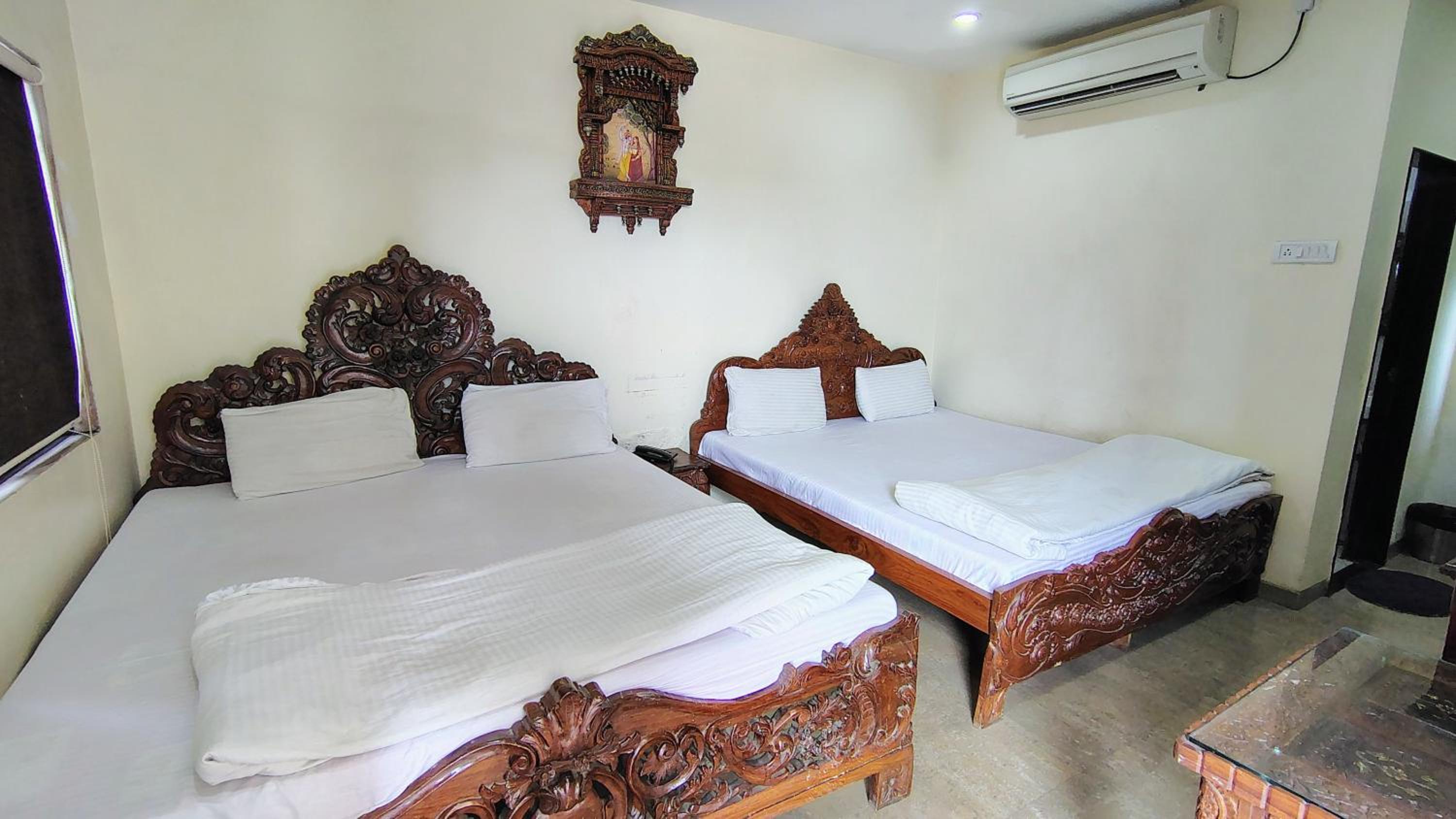 Deluxe King Suite photo 2