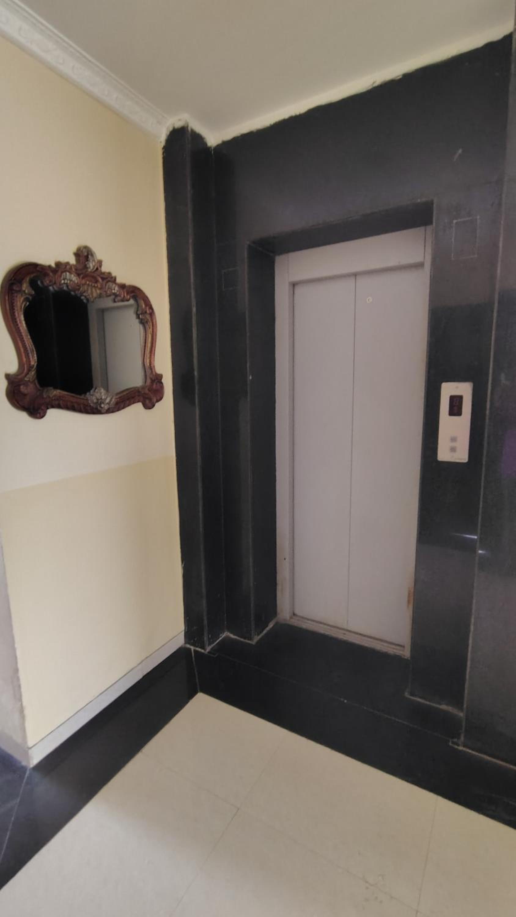 Queen Room photo 2