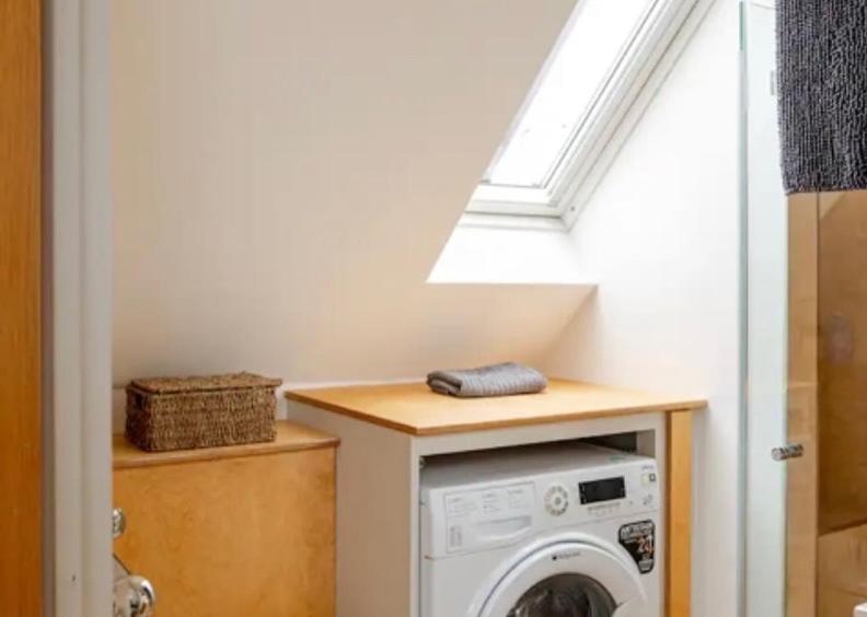 One-Bedroom House - Photo 2