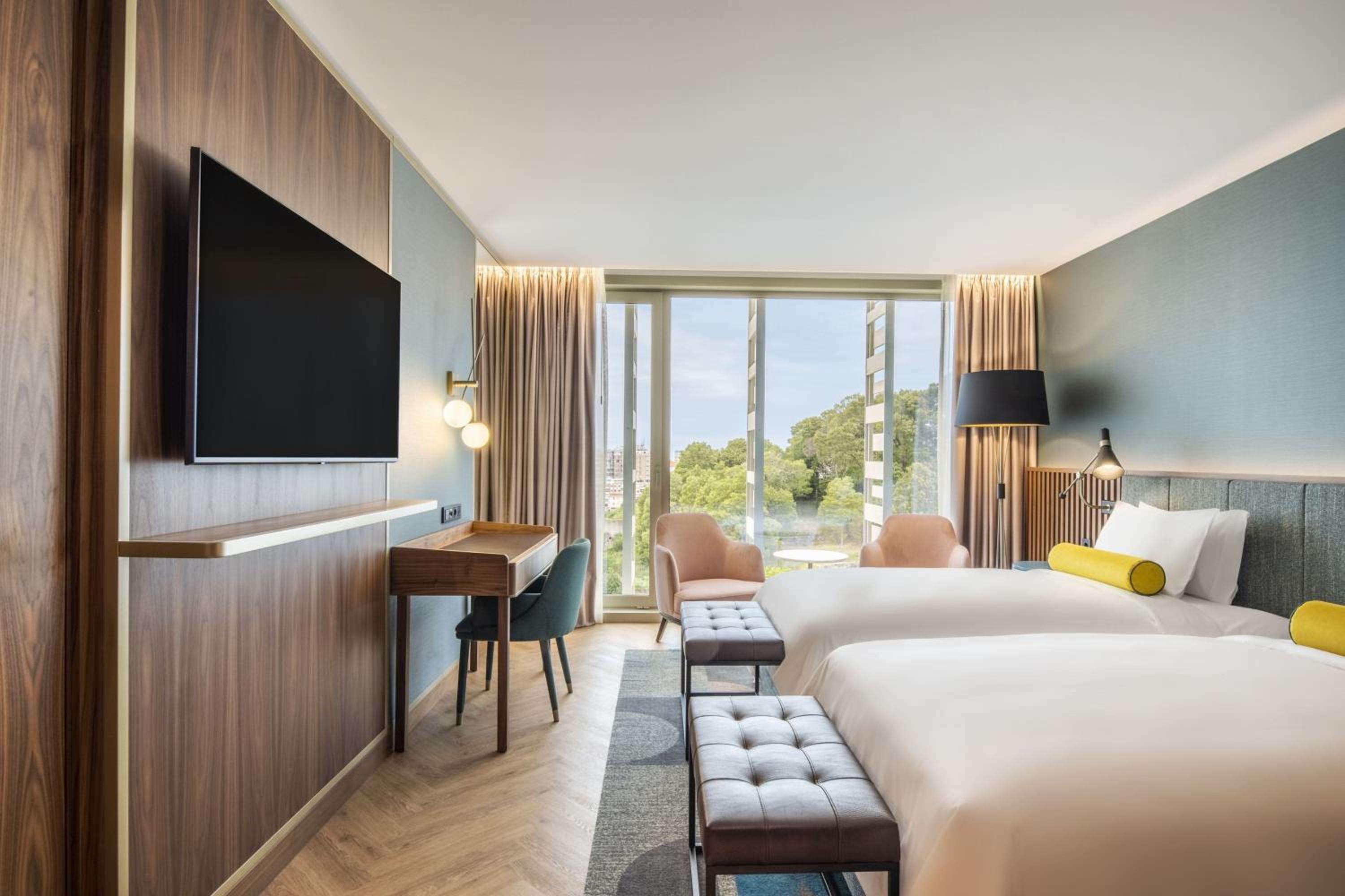 Executive Twin Room - Photo 3