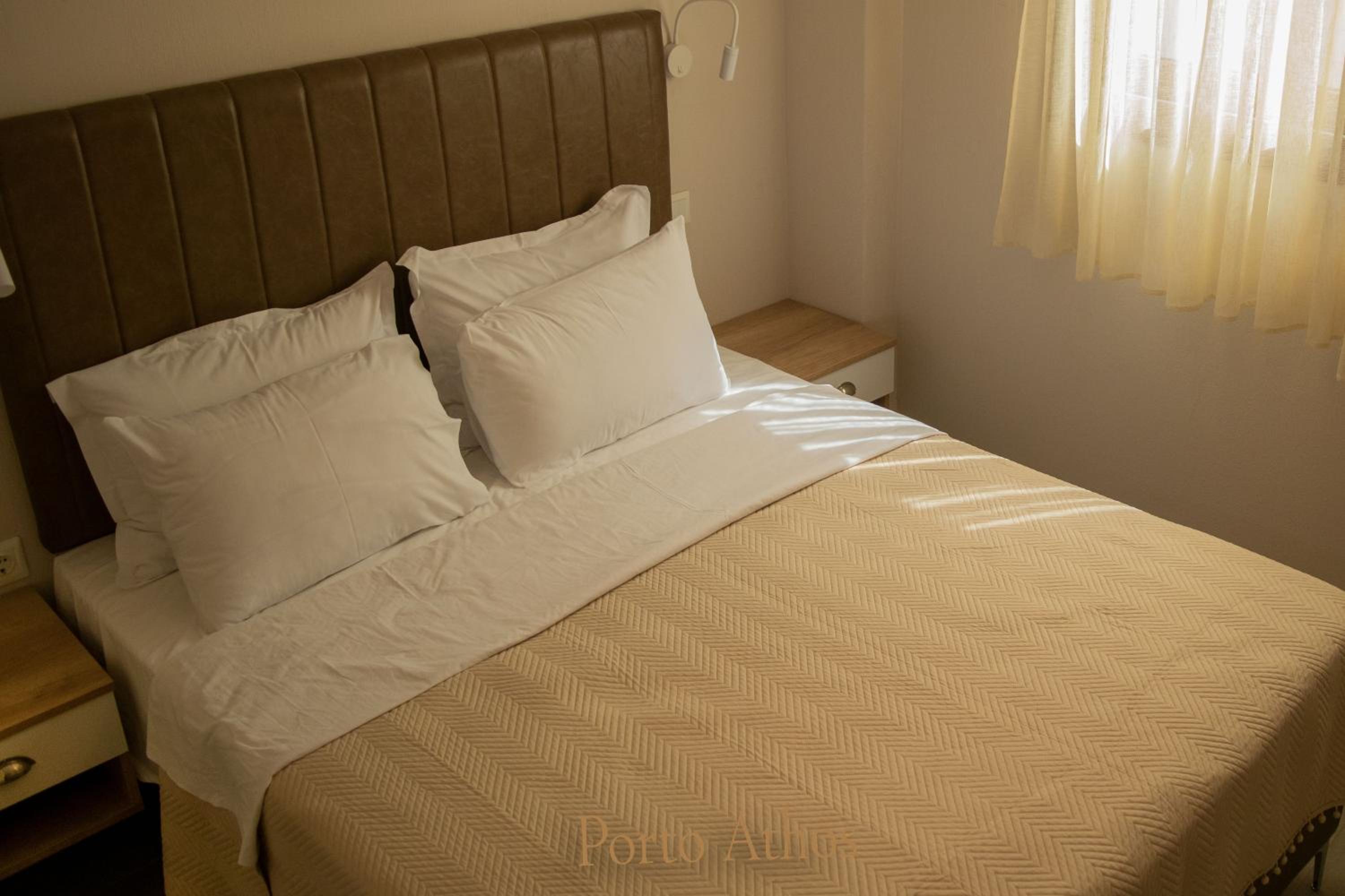 One-Bedroom Apartment photo 3