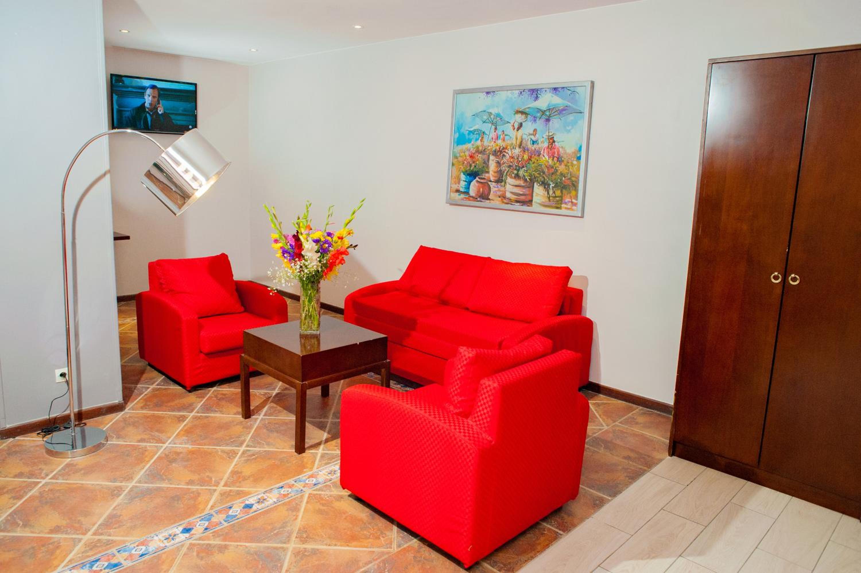 Senior Suite with Club Lounge Access photo 3