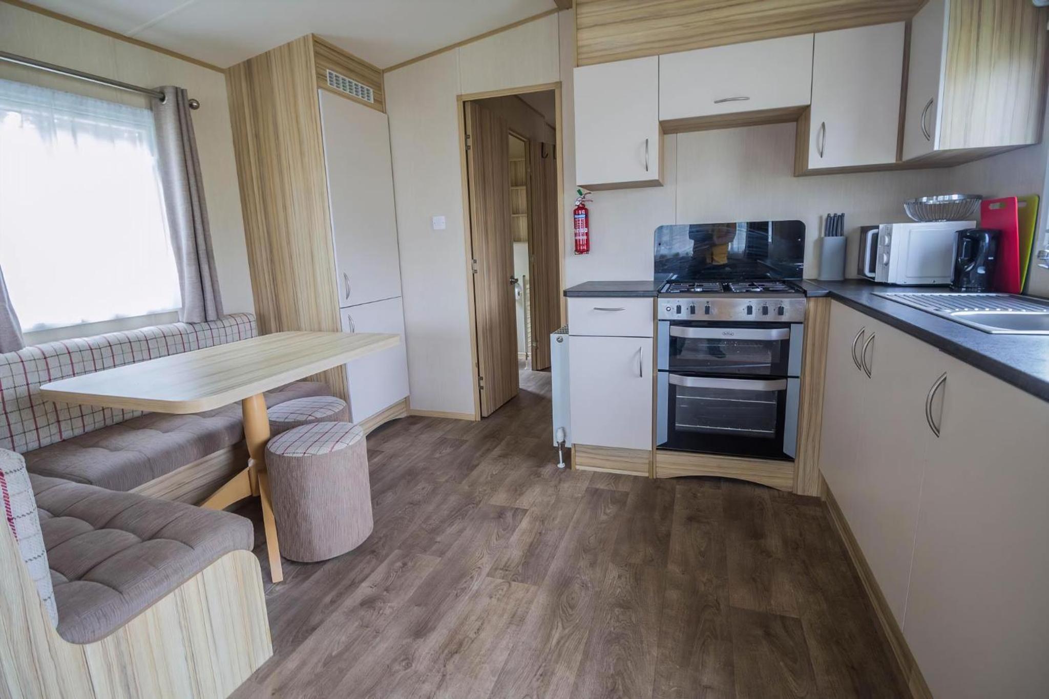Mobile Home photo 3