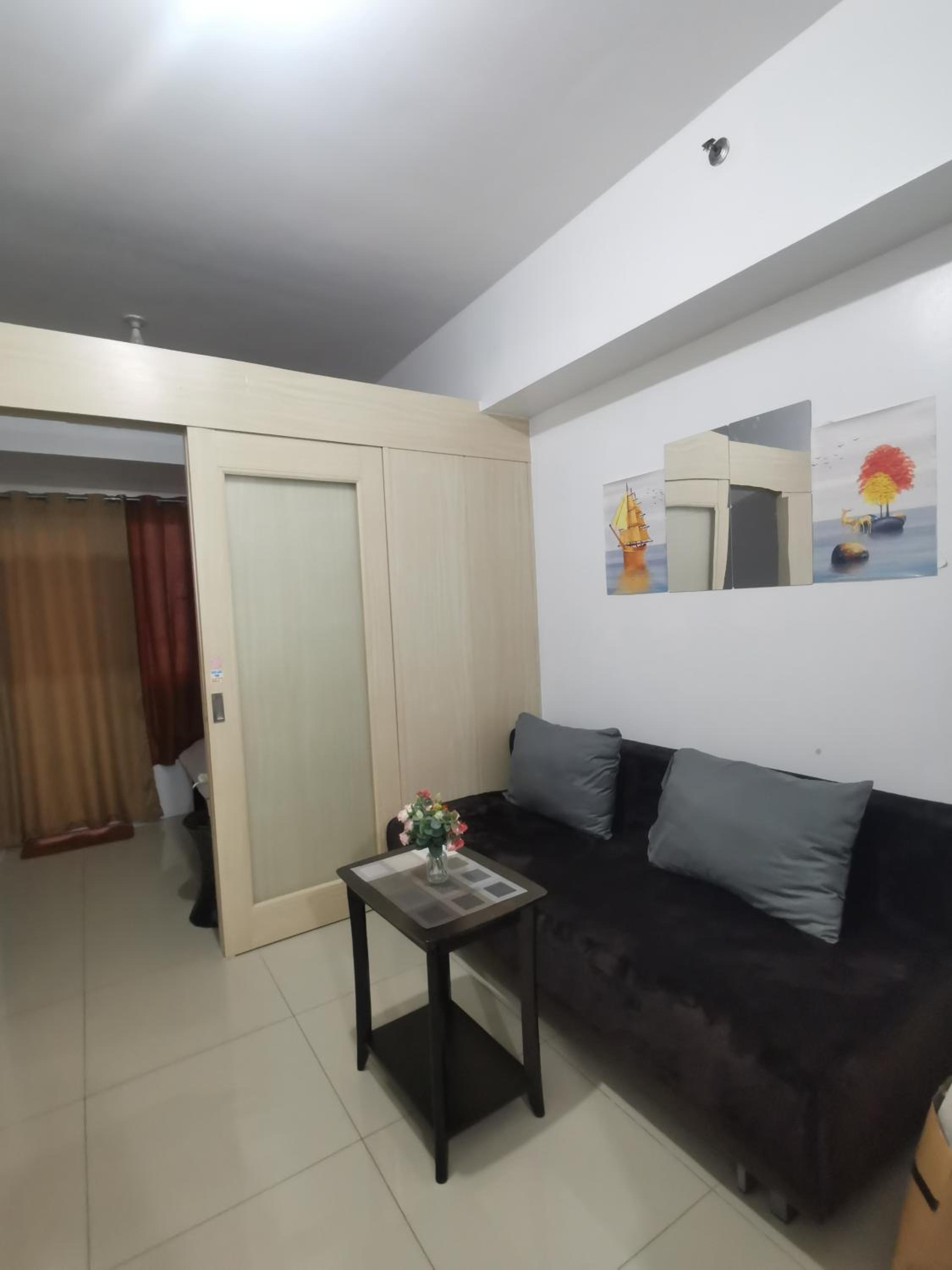 One-Bedroom Apartment - Photo 5