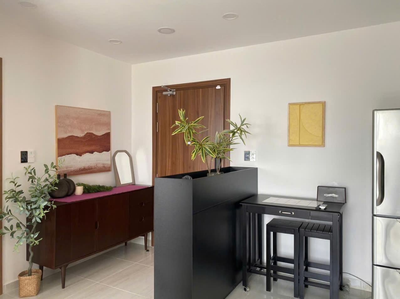 One-Bedroom Apartment - Photo 7