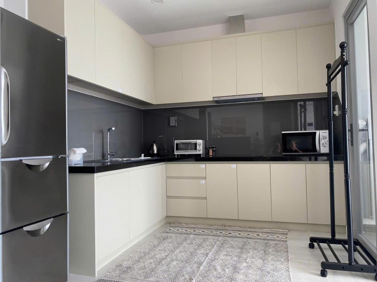 One-Bedroom Apartment - Photo 10