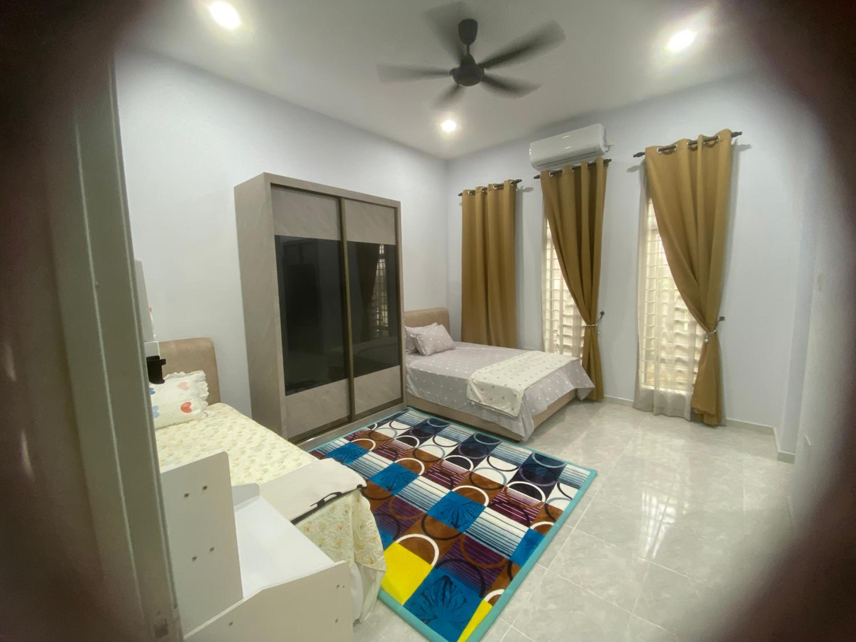 Three-Bedroom House photo 1