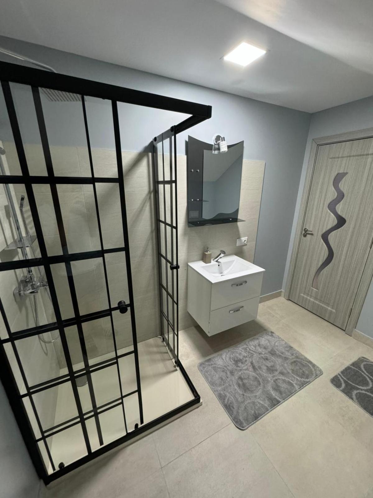 Large Double Room photo 3