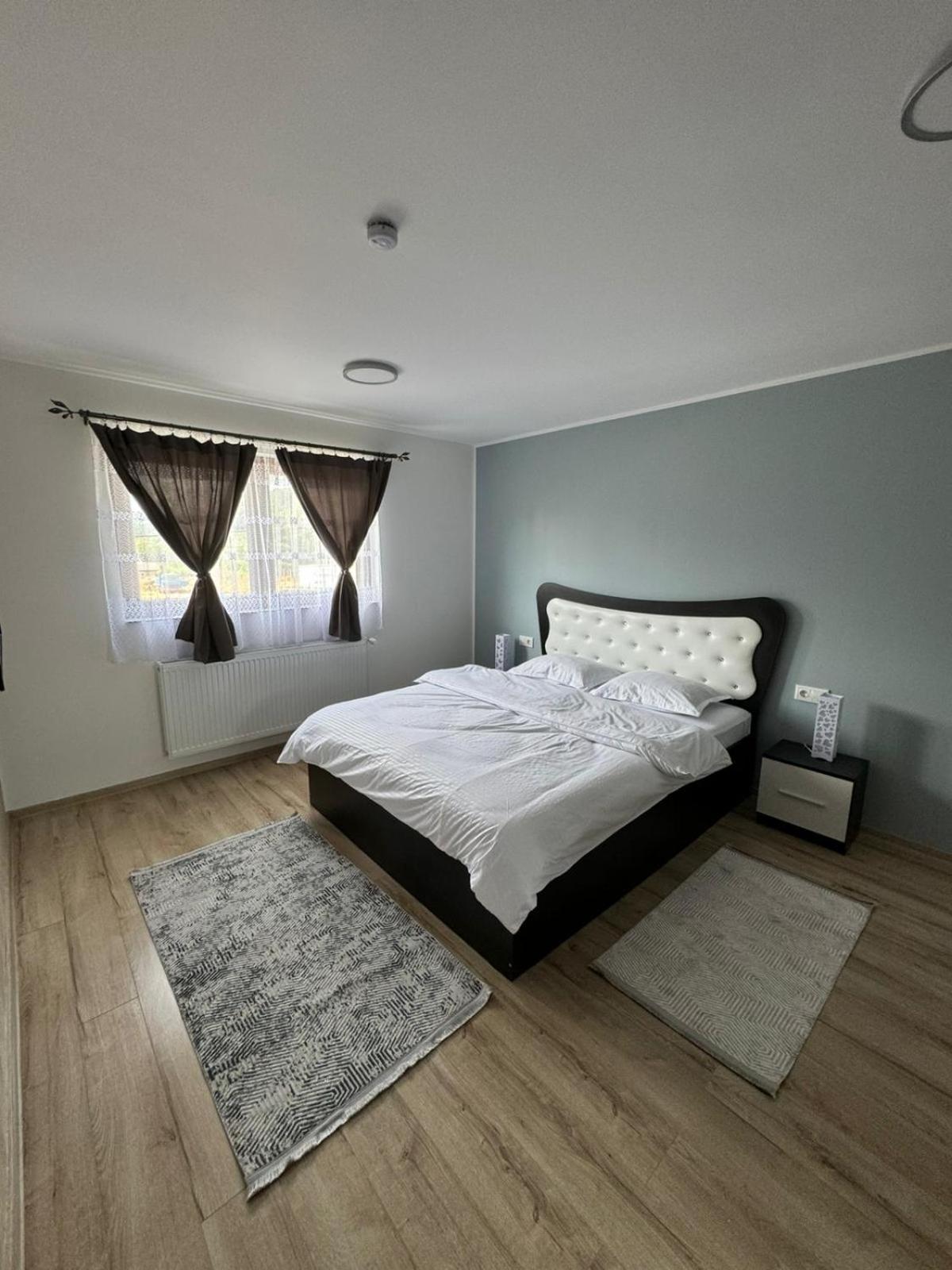 Large Double Room photo 2