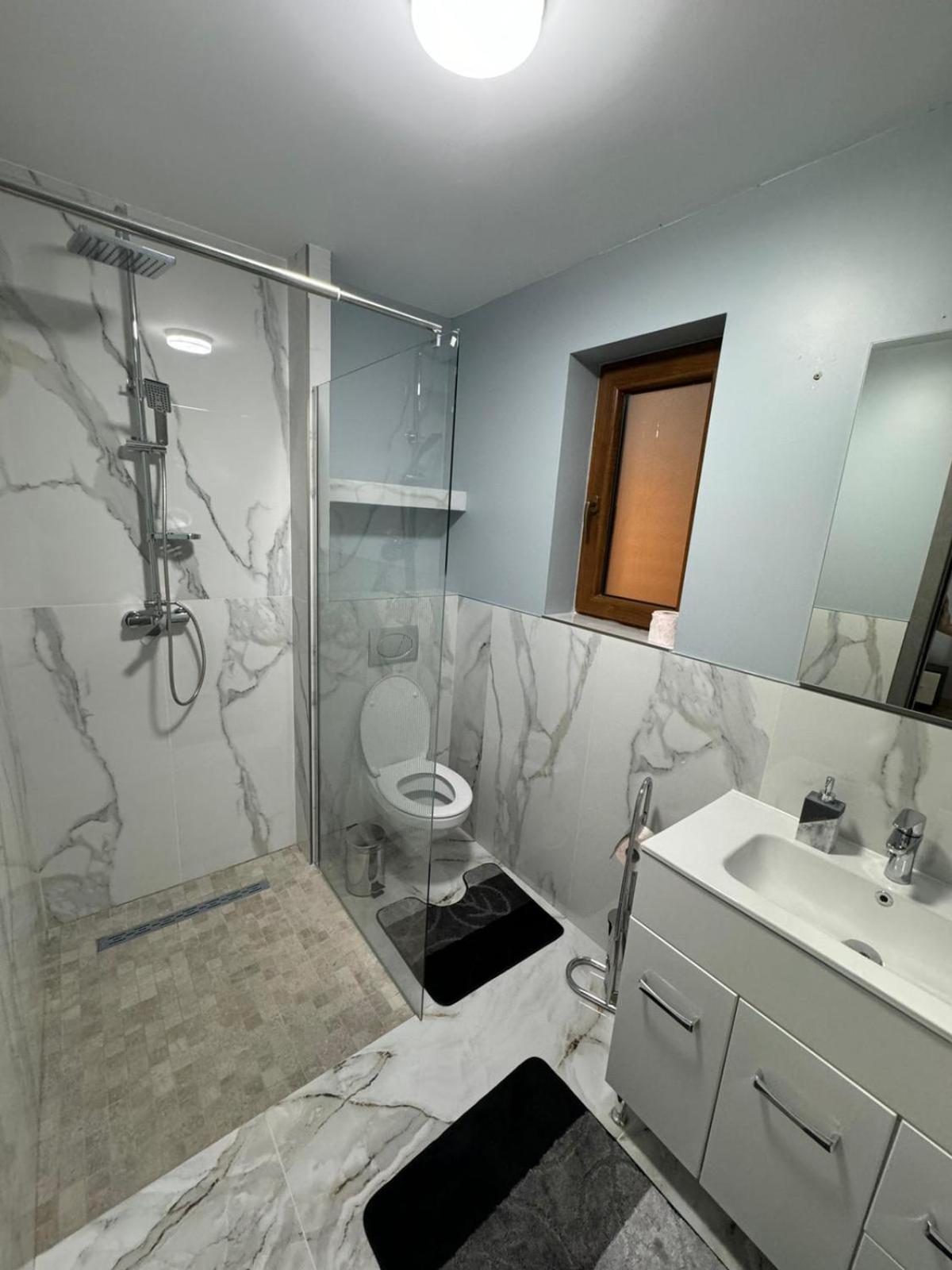 Double Room With Balcony (2 Adults + 1 Child) photo 2