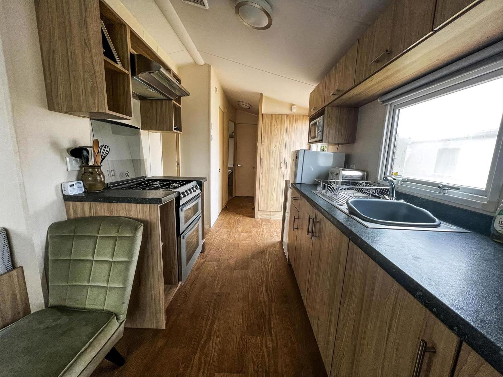 Mobile Home photo 2